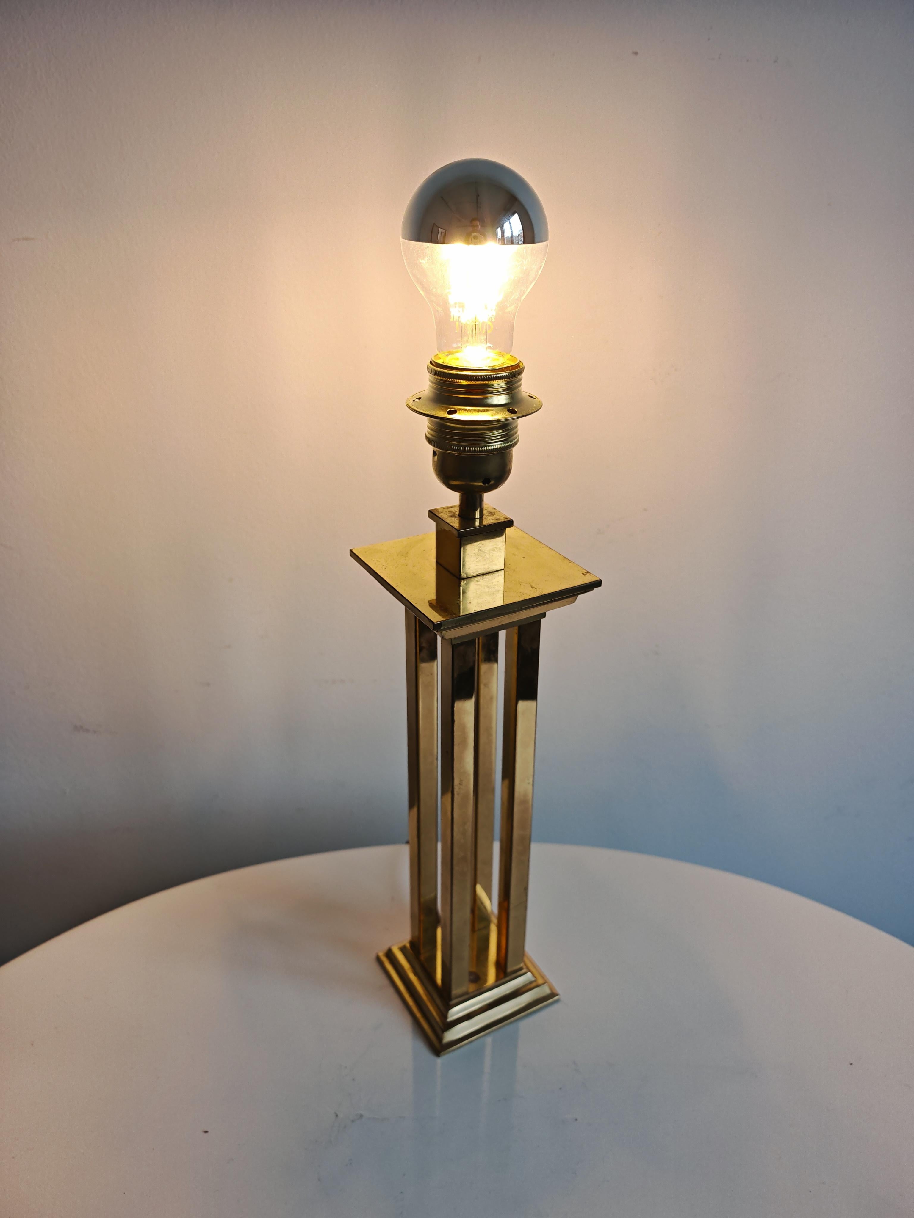 Lámpara de mesa Hollywood Regency de latón dorado al estilo de Willy Rizzo, Italia Años 60 en venta 2