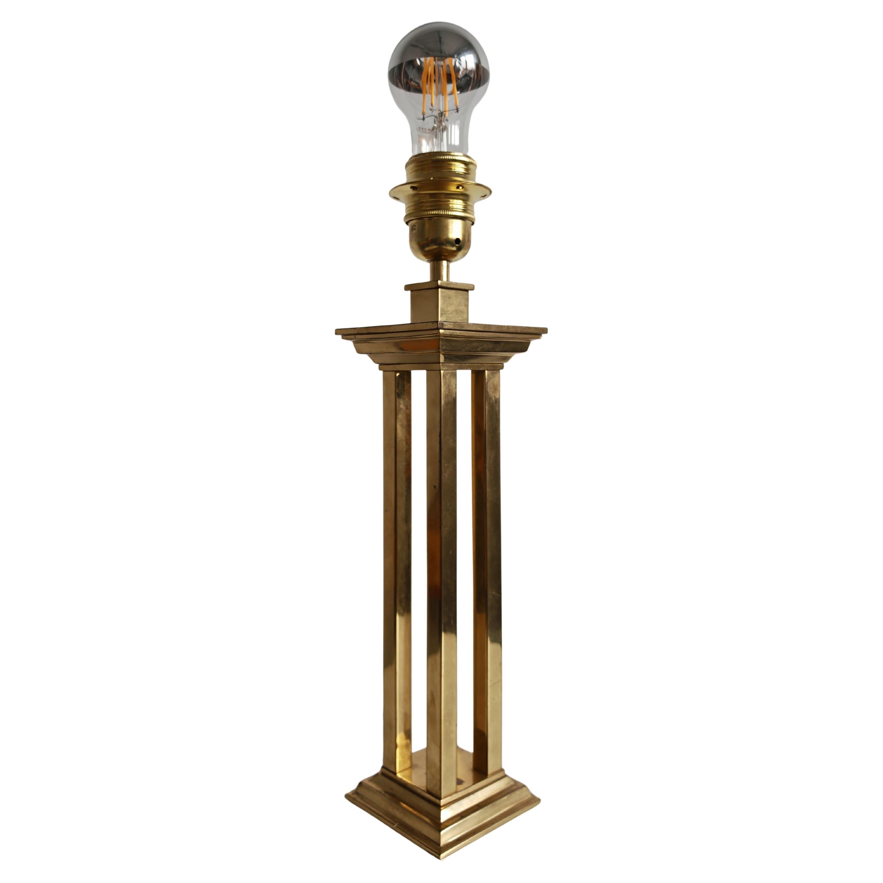 Lámpara de mesa Hollywood Regency de latón dorado al estilo de Willy Rizzo, Italia Años 60 en venta