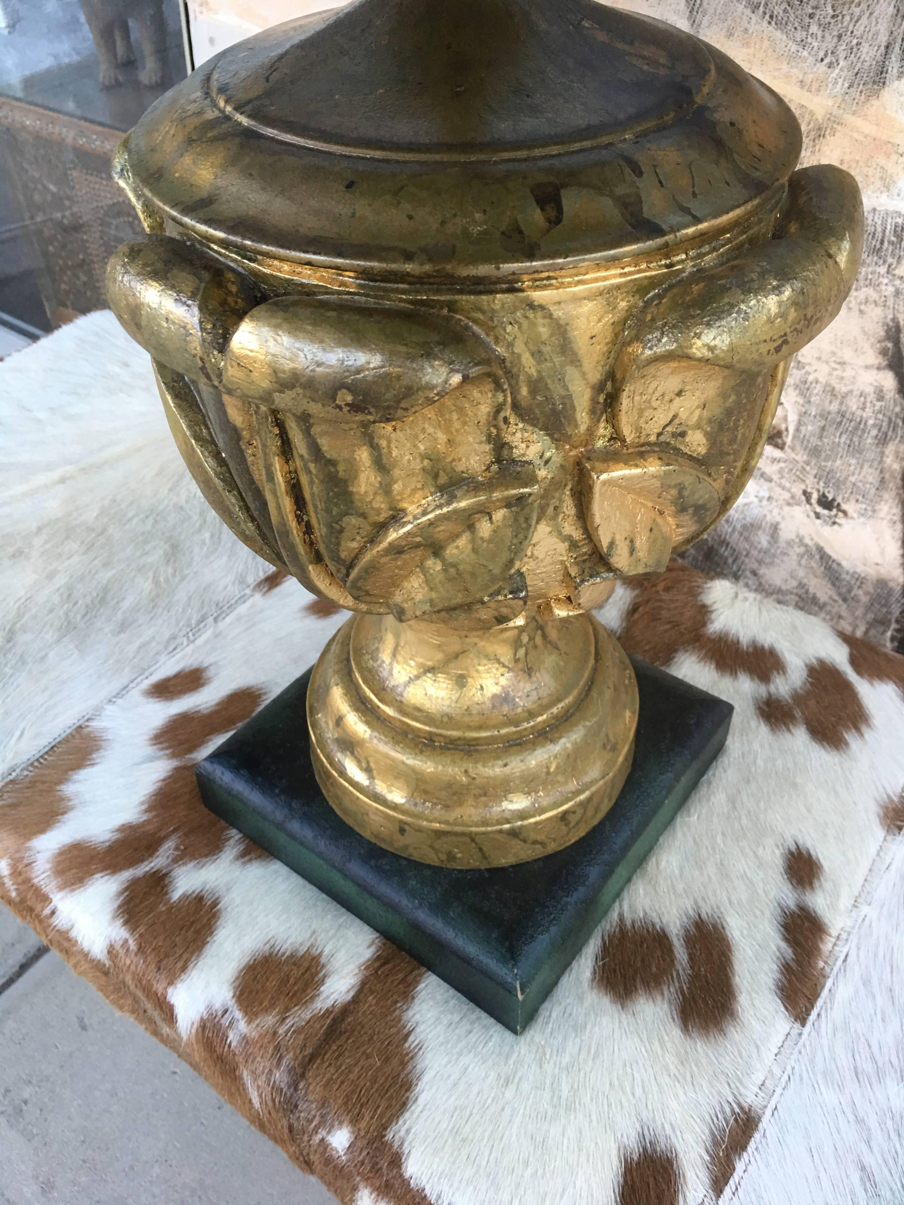 Hollywood Regency 1960s Chic Table Lamp in Gold Leaf with Black Shade In Good Condition In Palm Springs, CA
