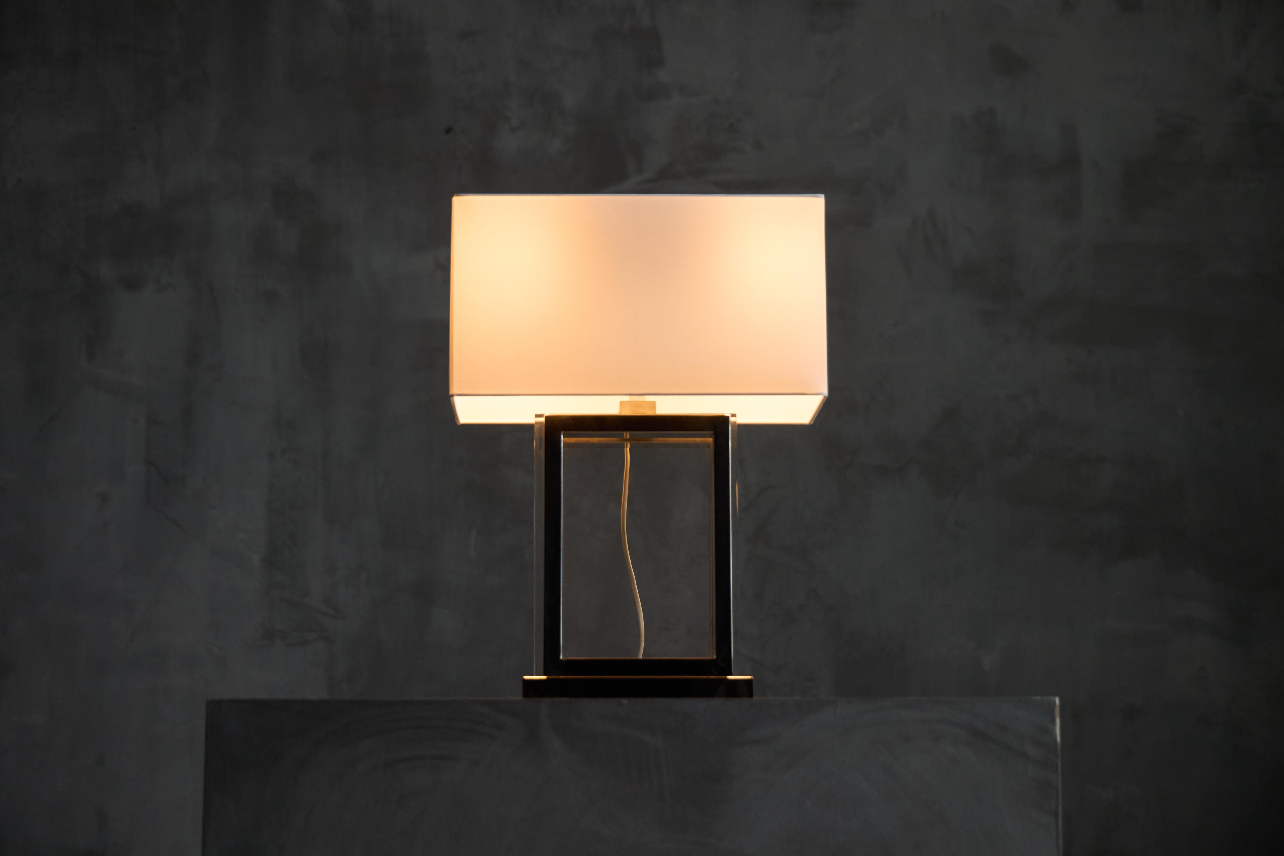 Hollywood Regency Table Lamp with Chrome and Plexiglass Base, France, 1970s For Sale 7