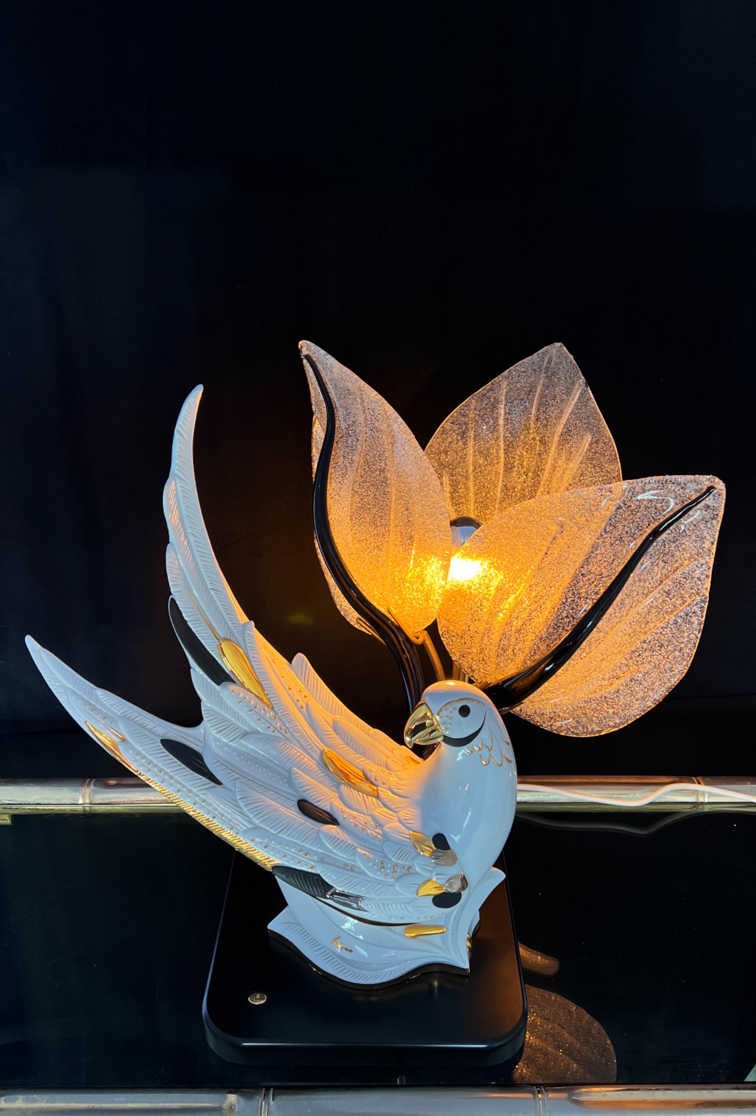 Hollywood Regency table light with ceramic bird and Murano glass leafs, 1980s  For Sale 6