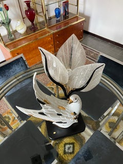 Hollywood Regency table light with ceramic bird and Murano glass leafs, 1980s