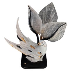 Hollywood Regency table light with ceramic bird and Murano glass leafs, 1980s