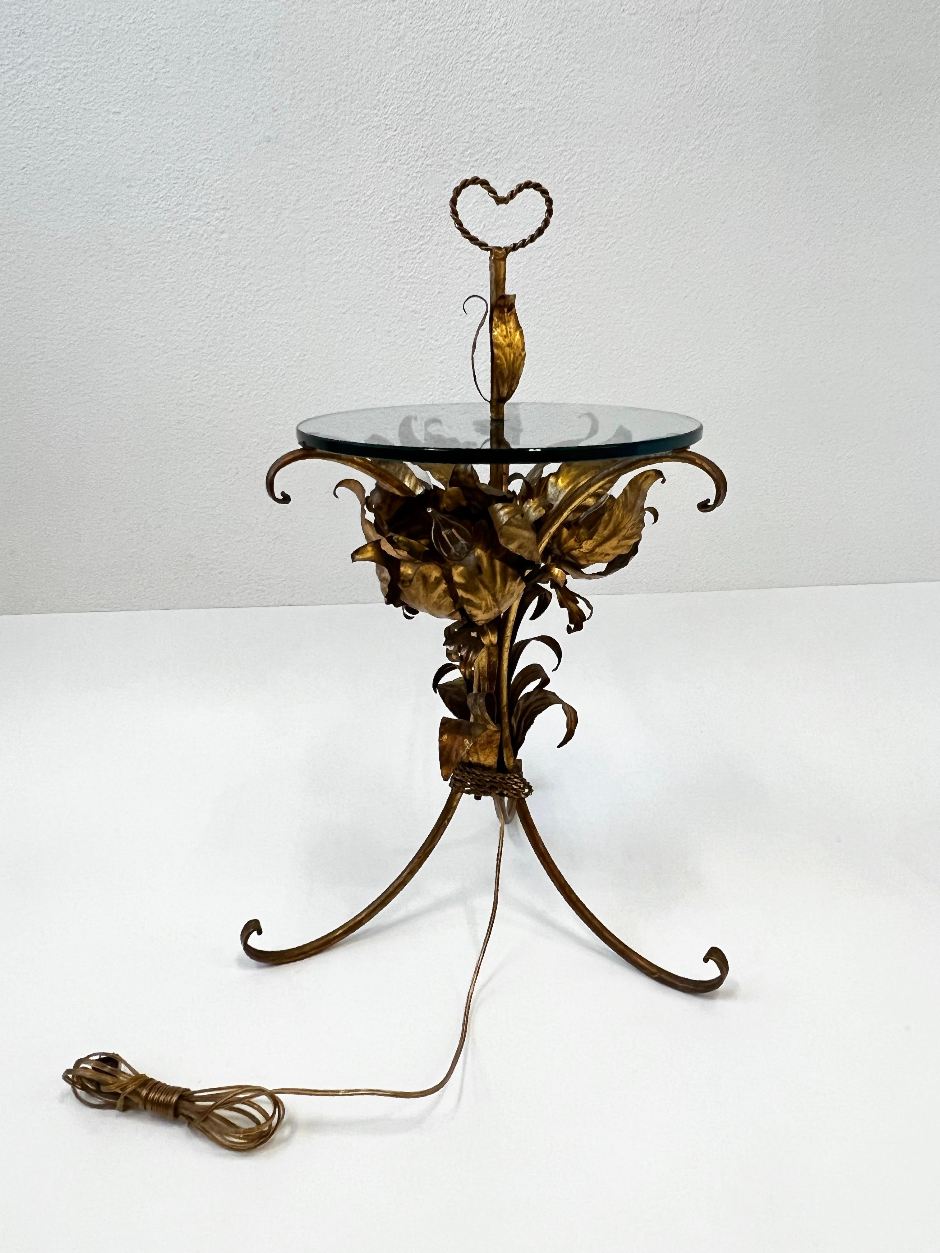 Hollywood Regency talian Gilded Flower Side Table by Hans Kögl For Sale 1