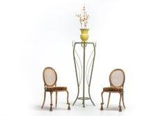 Piedistalli alti Hollywood Regency Greene & Greene con la silhouette curvilinea di un'urna romana