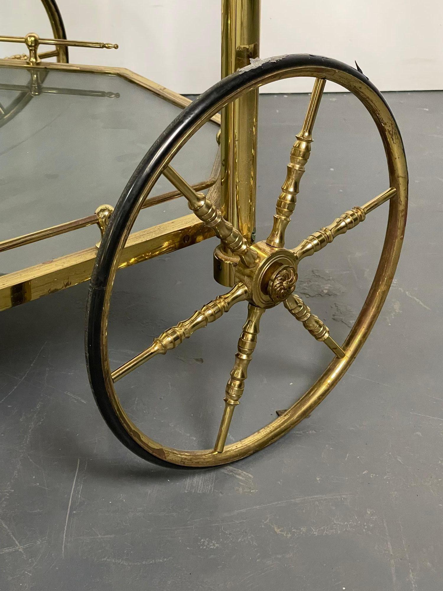 Chariot à thé ou chariot de service Hollywood Regency, verre biseauté, bronze et laiton en vente 8