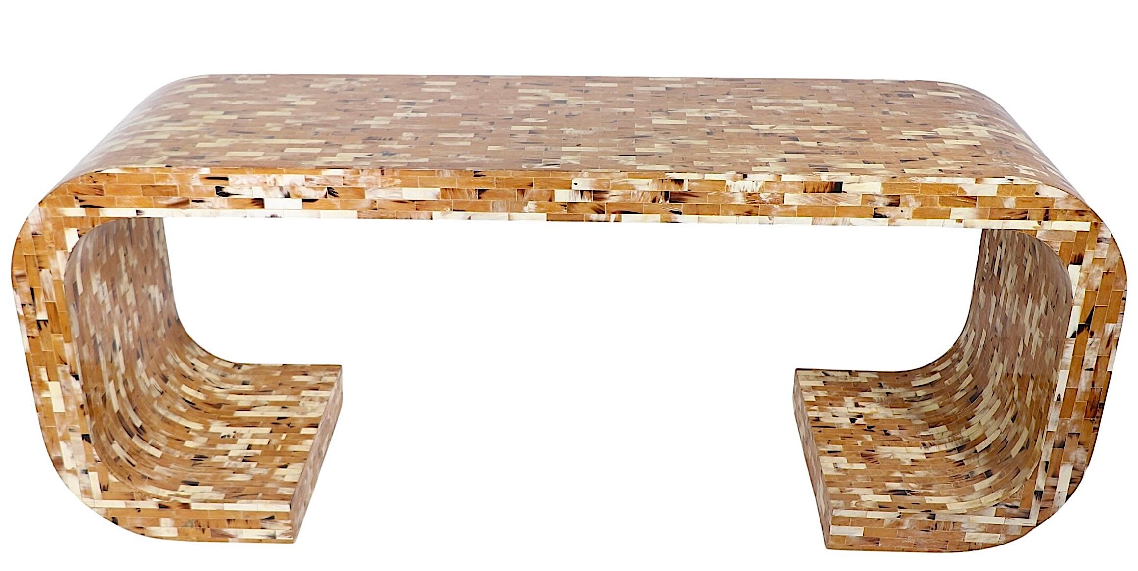 Table console en corne tessellée de style Régence hollywoodienne par Enrique Garcel c.C. 1970 en vente 3