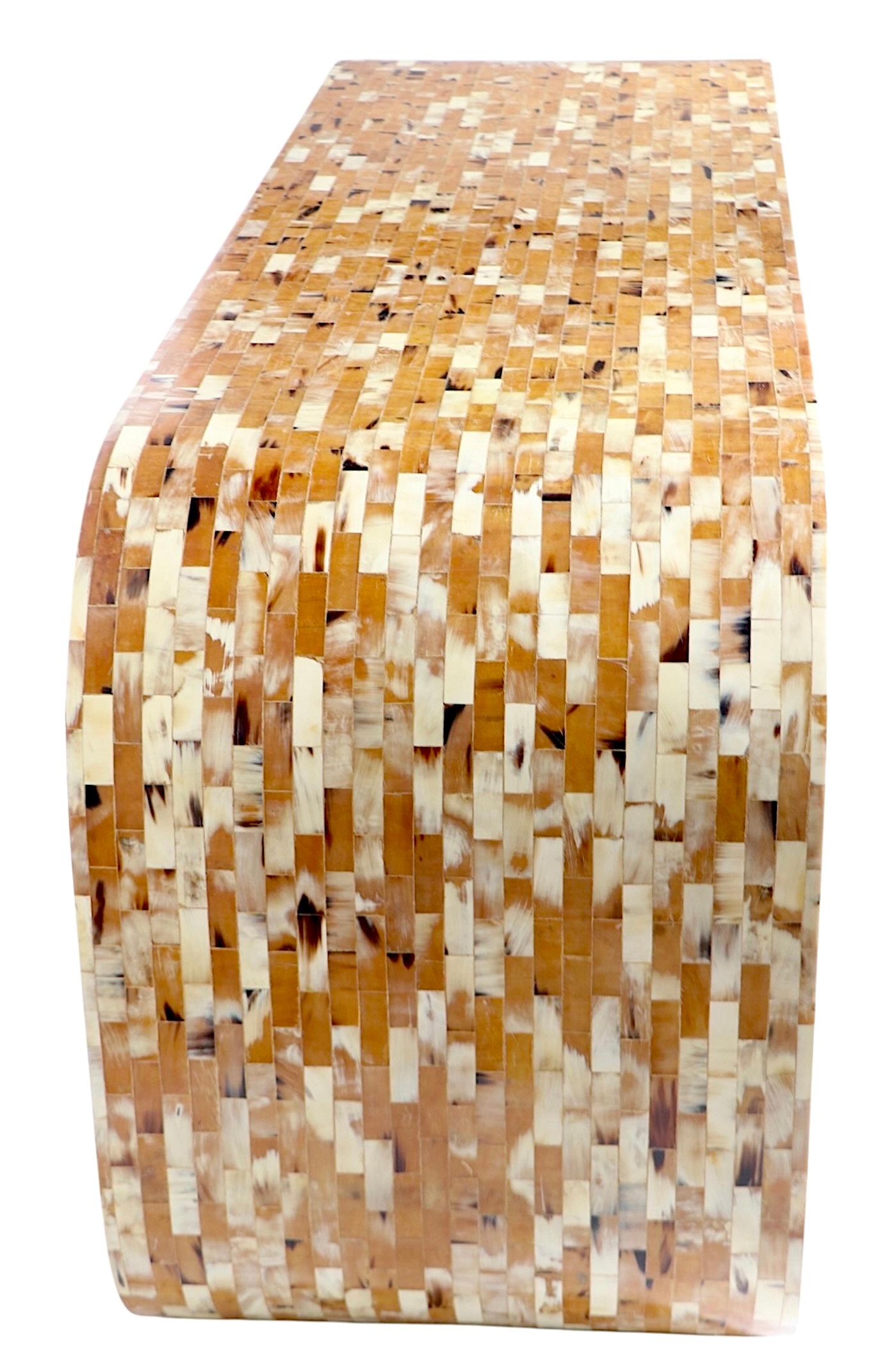 Table console en corne tessellée de style Régence hollywoodienne par Enrique Garcel c.C. 1970 en vente 10