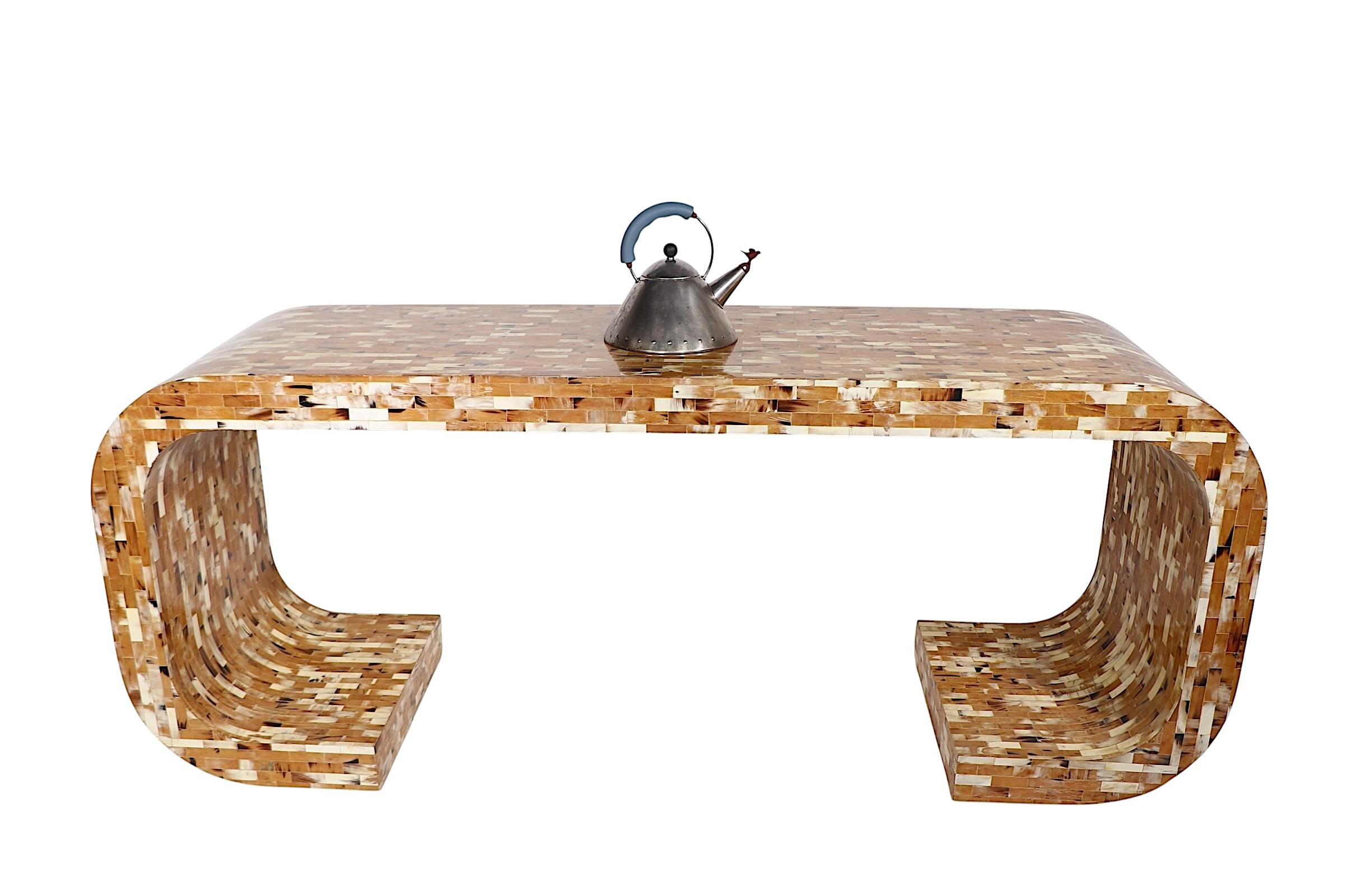 Table console en corne tessellée de style Régence hollywoodienne par Enrique Garcel c.C. 1970 en vente 11
