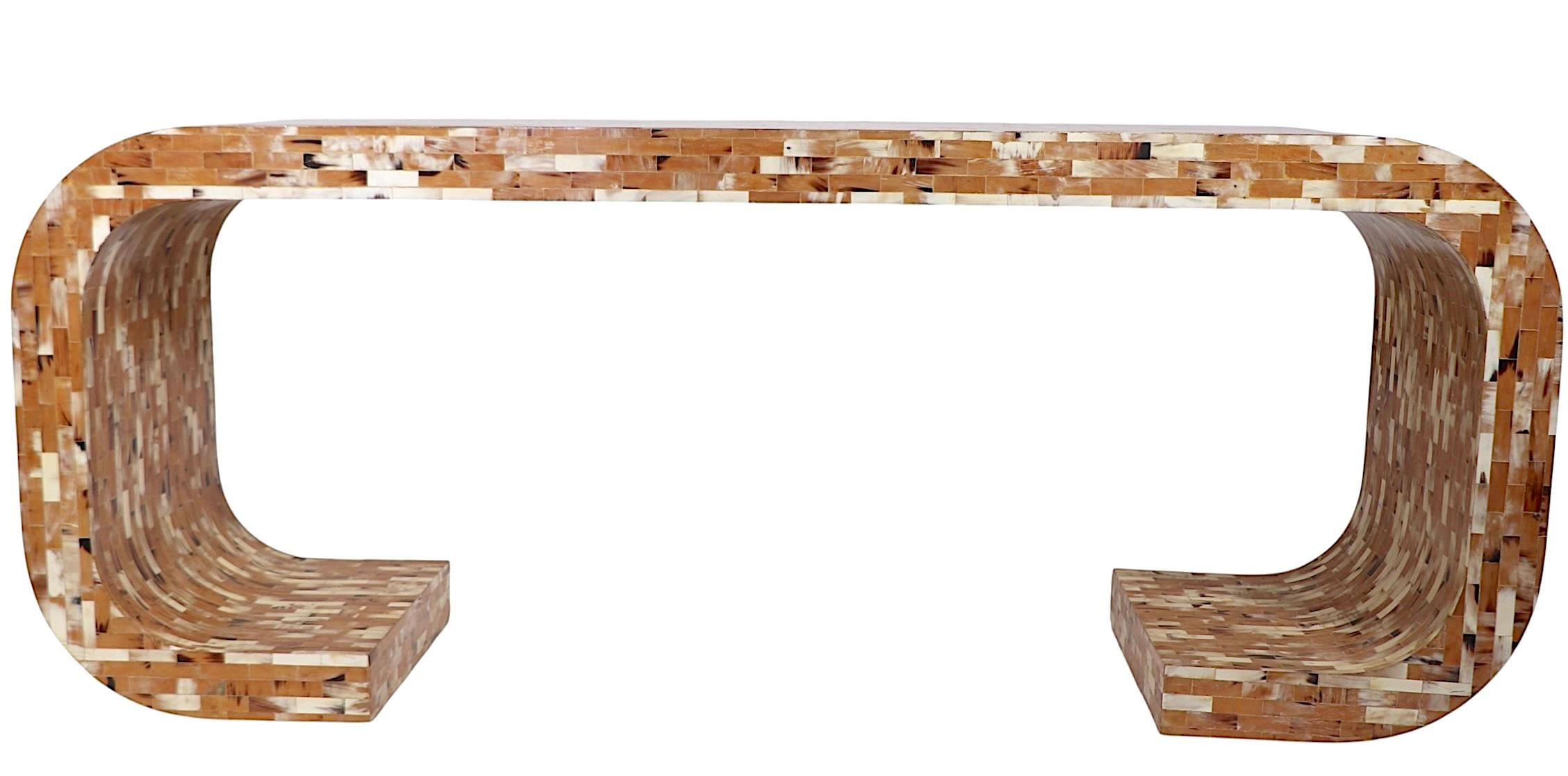 Table console en corne tessellée de style Régence hollywoodienne par Enrique Garcel c.C. 1970 en vente 1
