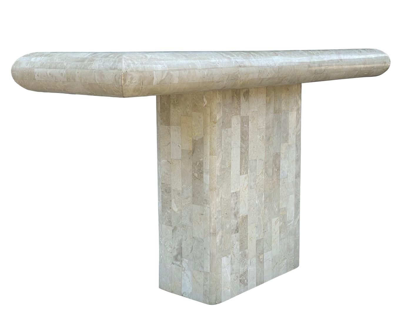 Américain Table console ou table de canapé Hollywood Regency en pierre tessellée ou marbre blanc en vente