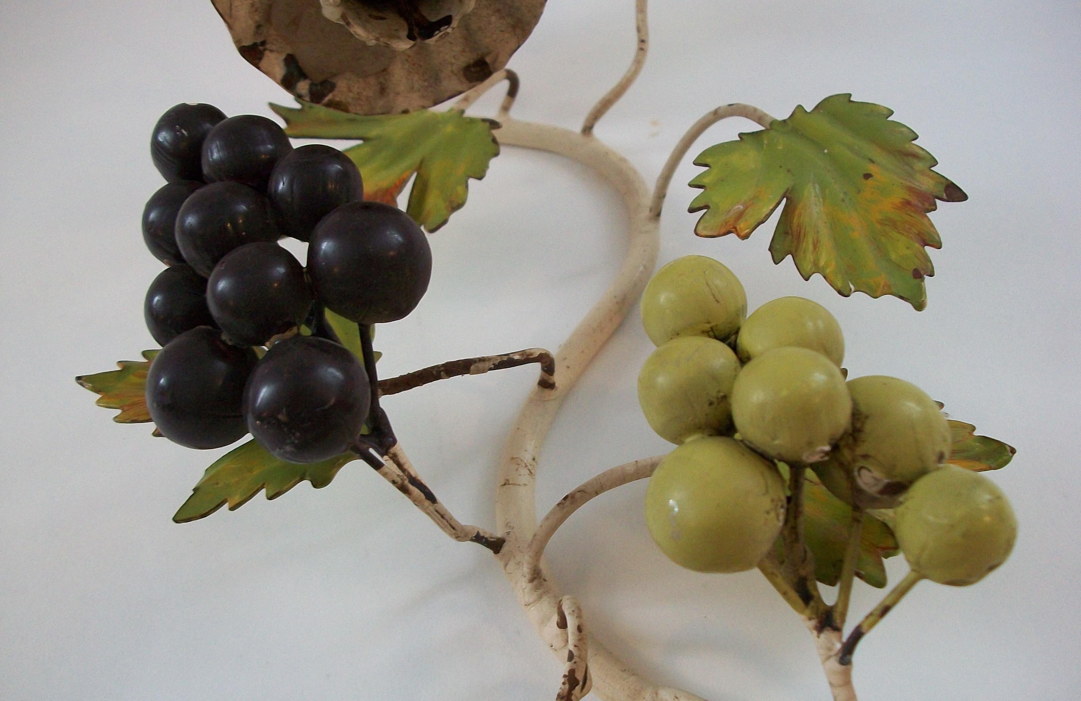 Hollywood Regency Tole Candle Sconce with Grapes - Italy - Circa 1950's For Sale 4
