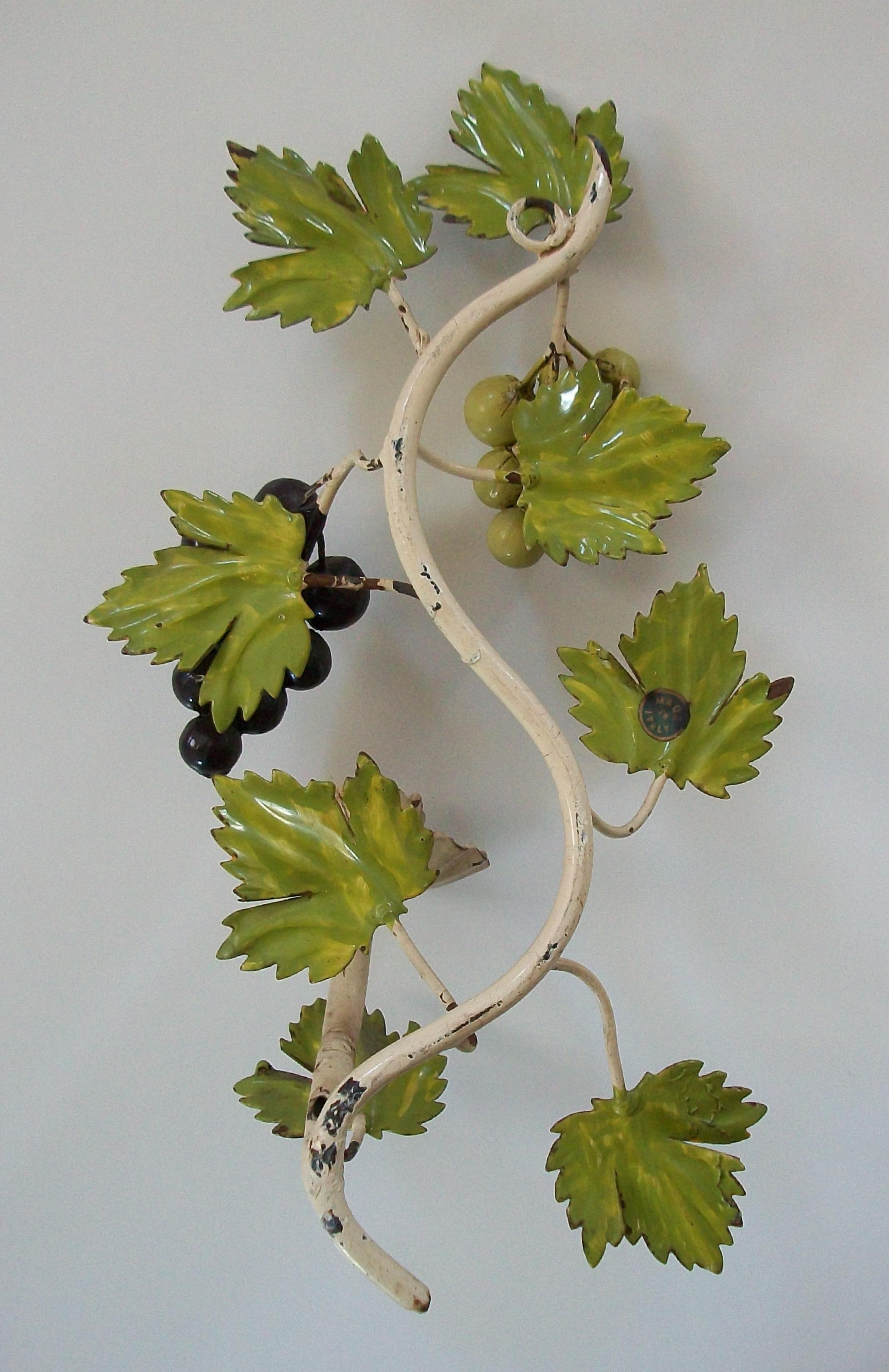Hollywood Regency Tole Candle Sconce with Grapes - Italy - Circa 1950's For Sale 5
