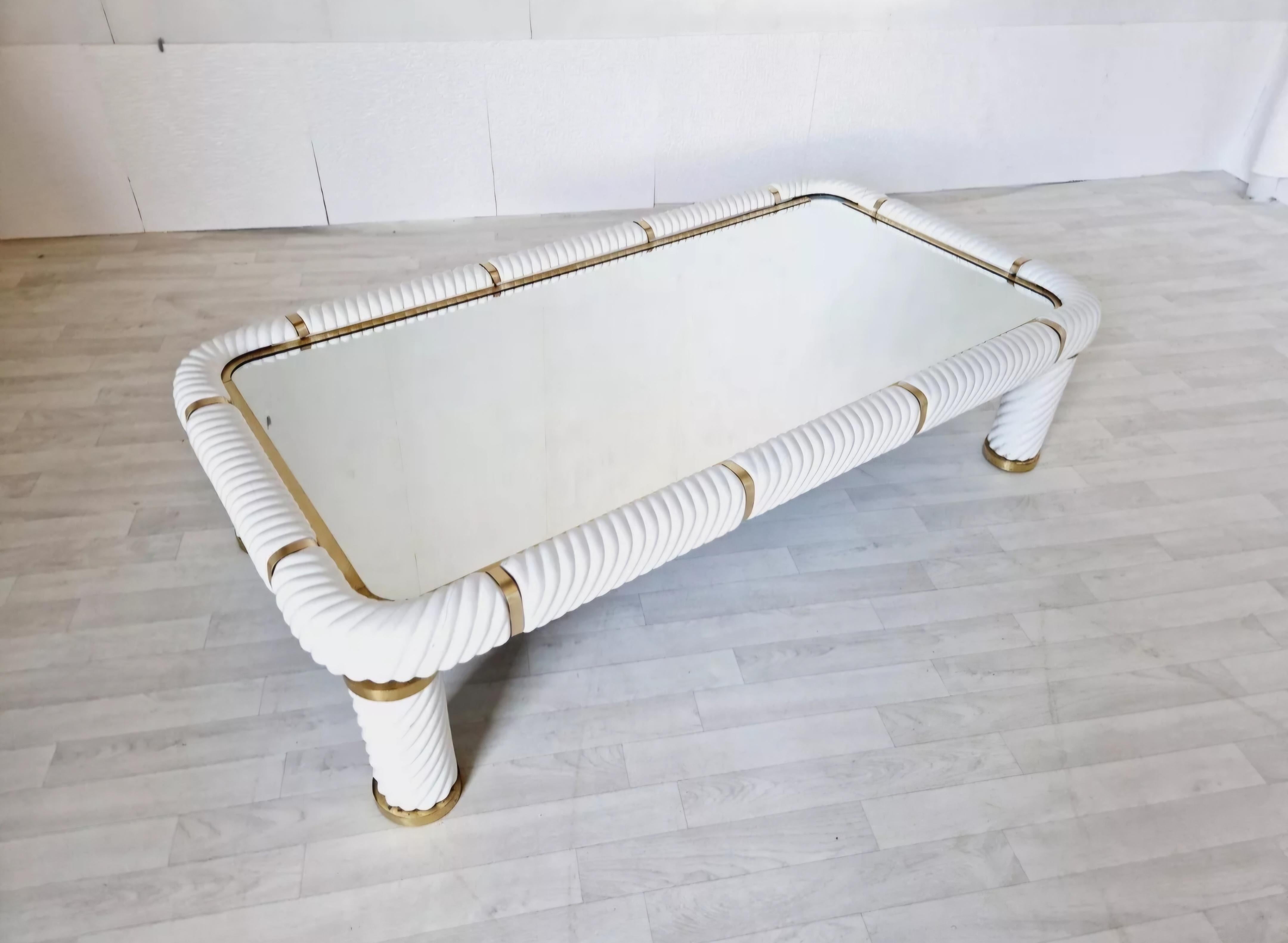 Français Table basse Tommaso Barbi en céramique blanche Hollywood Regency en vente
