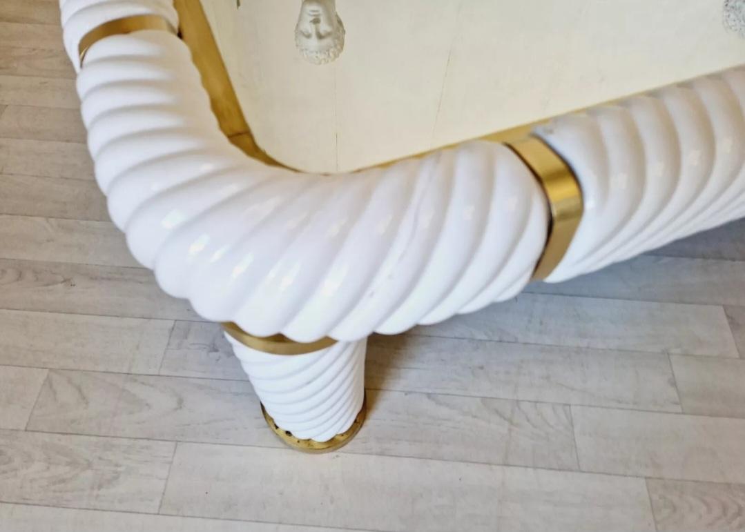 Table basse Tommaso Barbi en céramique blanche Hollywood Regency en vente 2