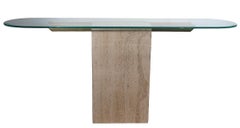 Tavolo consolle Hollywood Regency in marmo travertino vetro ottone di Artedi c. 1970