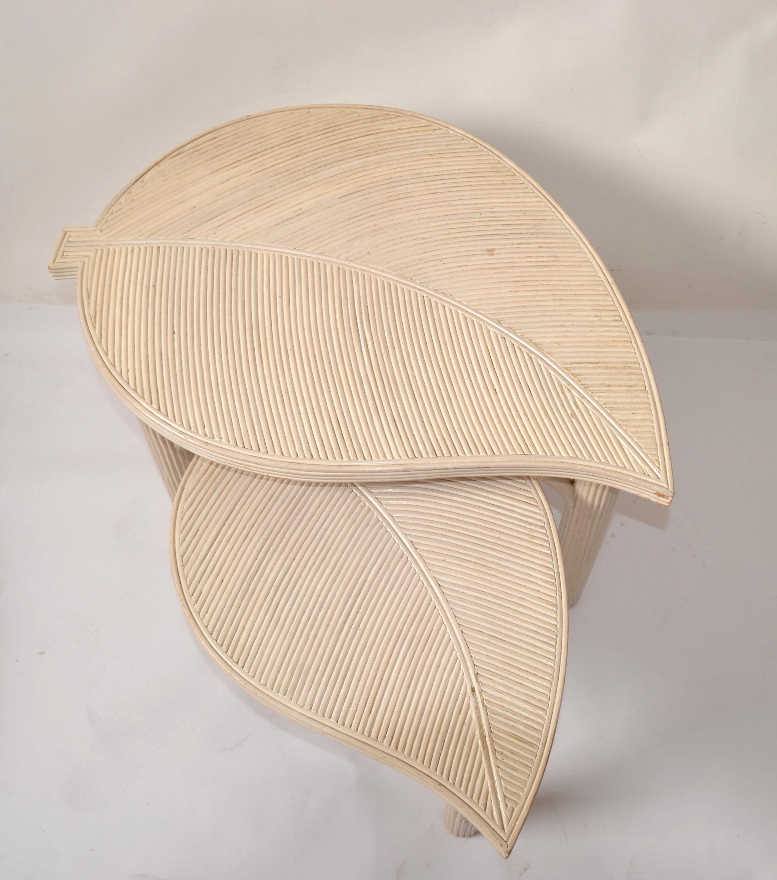 Deux tables d'appoint décoratives en forme de feuilles de bambou et de roseau crayon Hollywood Regency en vente 5