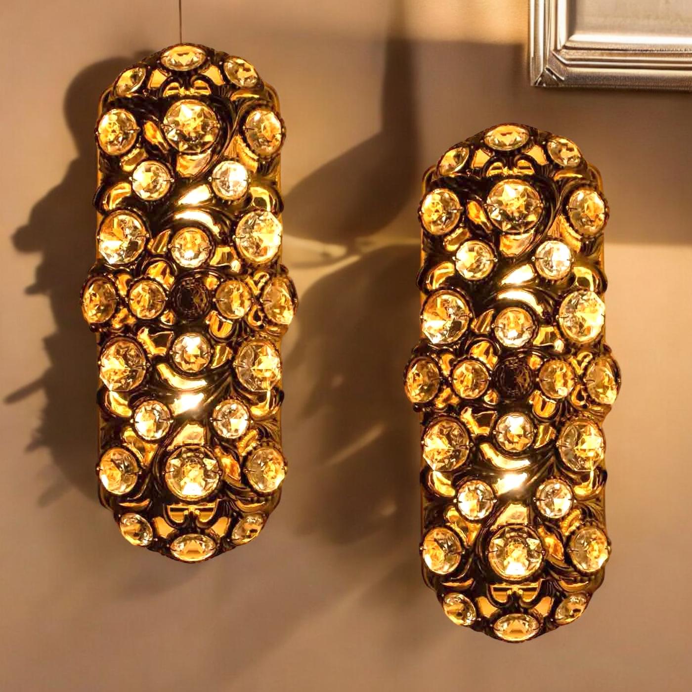 Paire d'appliques à deux lumières Hollywood Regency Peris Andreu en cristal doré, Espagne Bon état - En vente à Nuernberg, DE