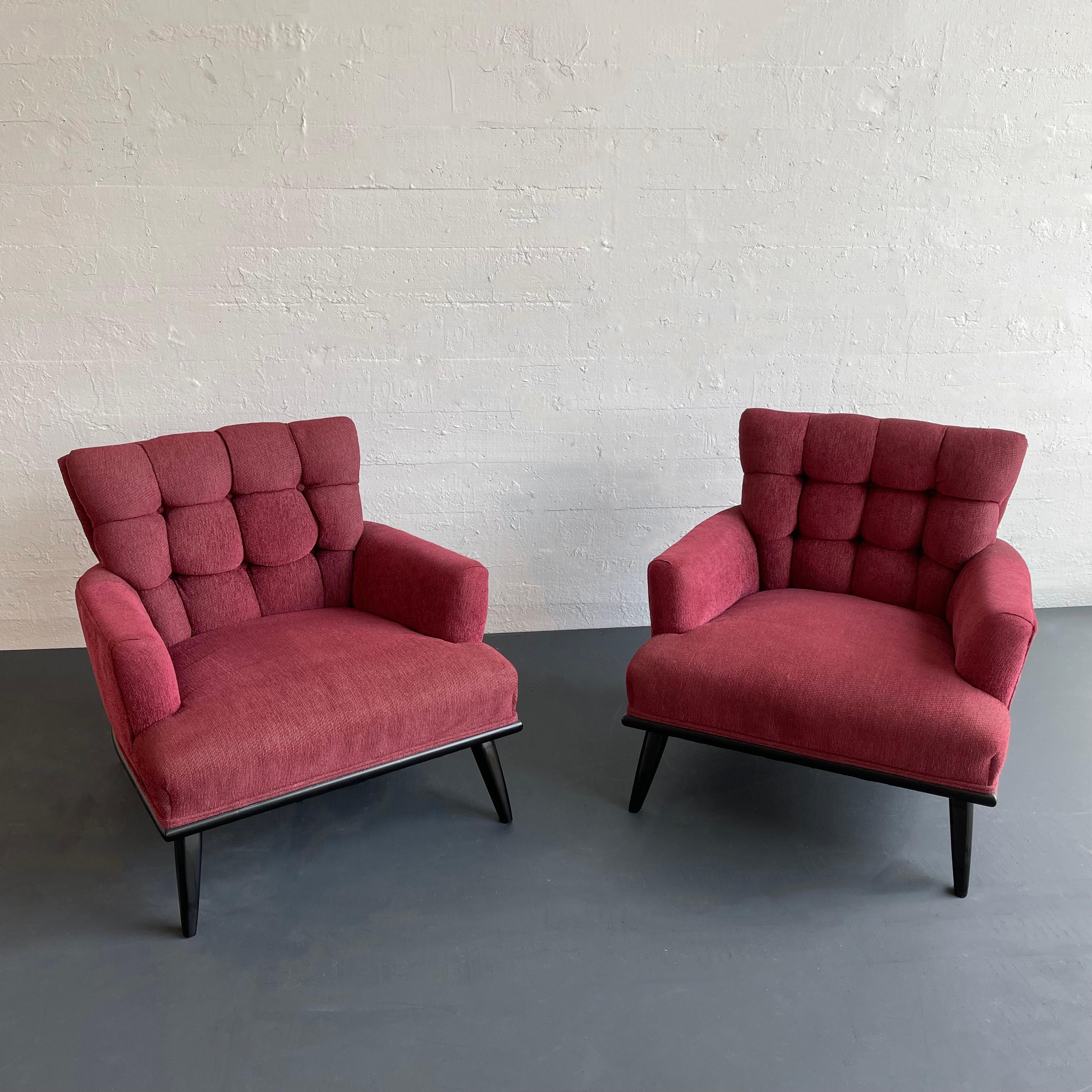 Americano Poltrone da salotto Hollywood Regency imbottite in noce in vendita