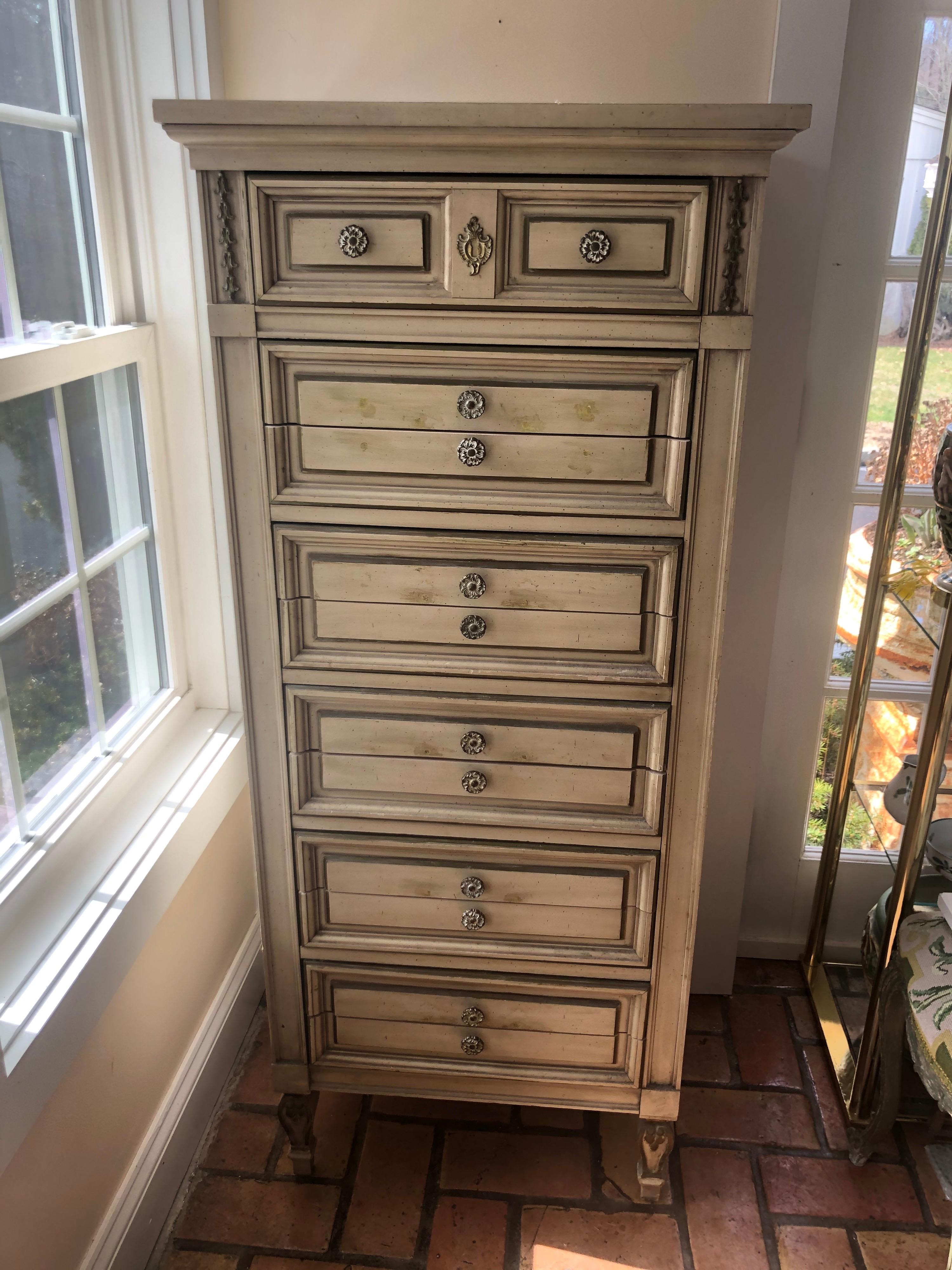 Hollywood Regency Upright Jewelry Dresser In Good Condition For Sale In Redding, CT