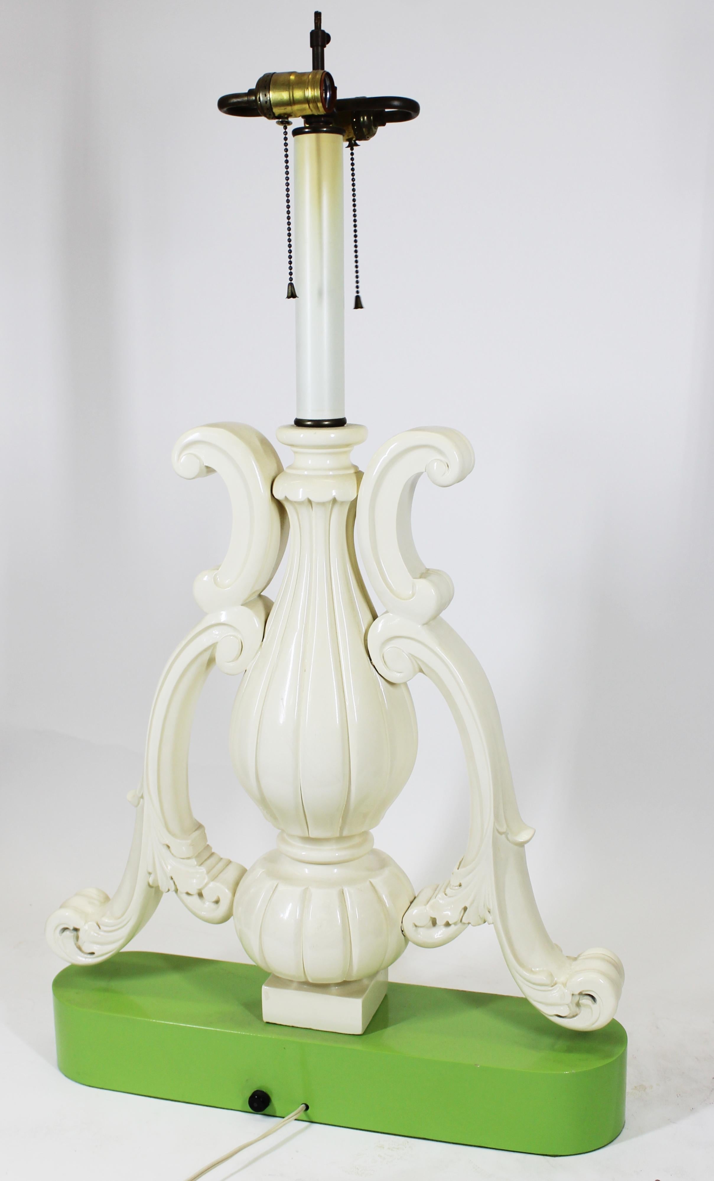 Hollywood Regency Vase Shaped Table Lamp in Lacquered Wood 4