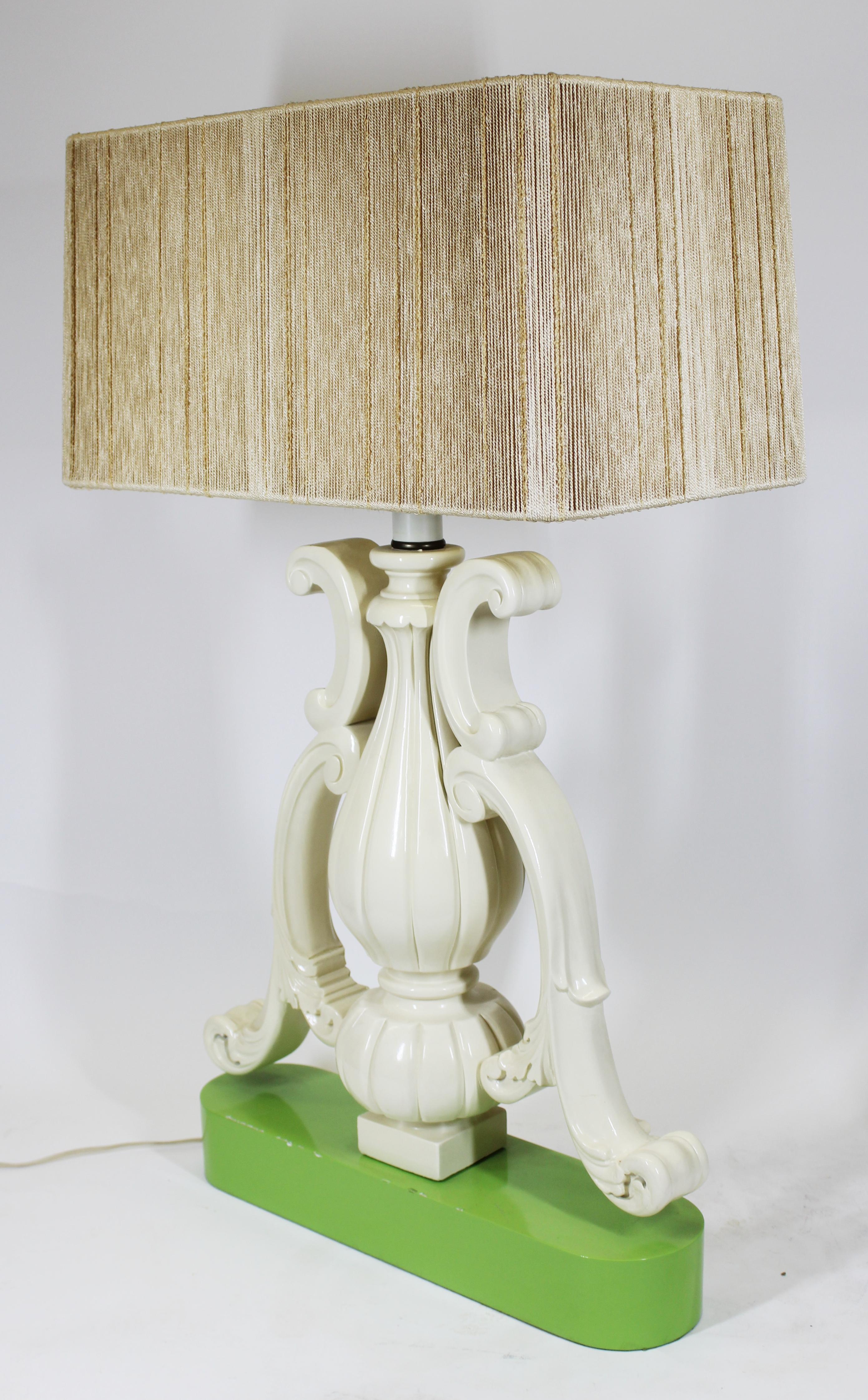 Hollywood Regency Vase Shaped Table Lamp in Lacquered Wood In Good Condition In Astoria, NY