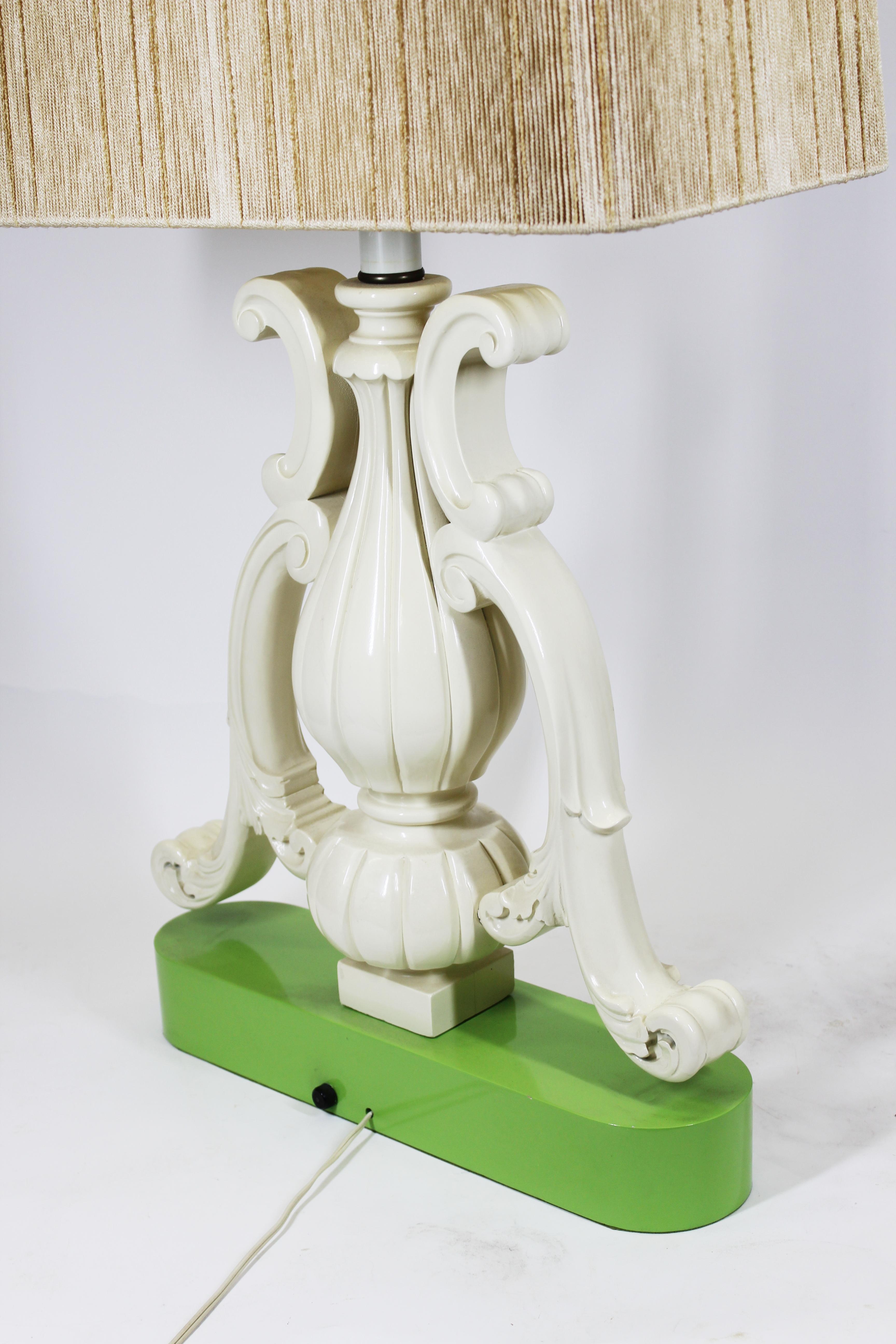 Hollywood Regency Vase Shaped Table Lamp in Lacquered Wood 3