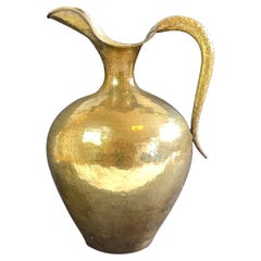 Hollywood Regency Vibe Hammered Brass Pitcher Egidio Casagrande, 1950-1960s