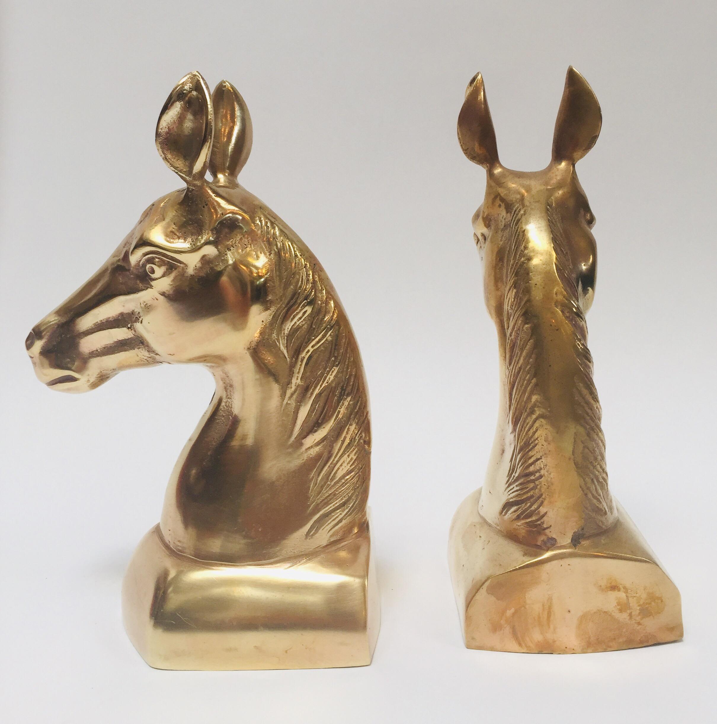 Hollywood Regency Vintage Polished Brass Sculptures of Horses Bust Bookends For Sale 1