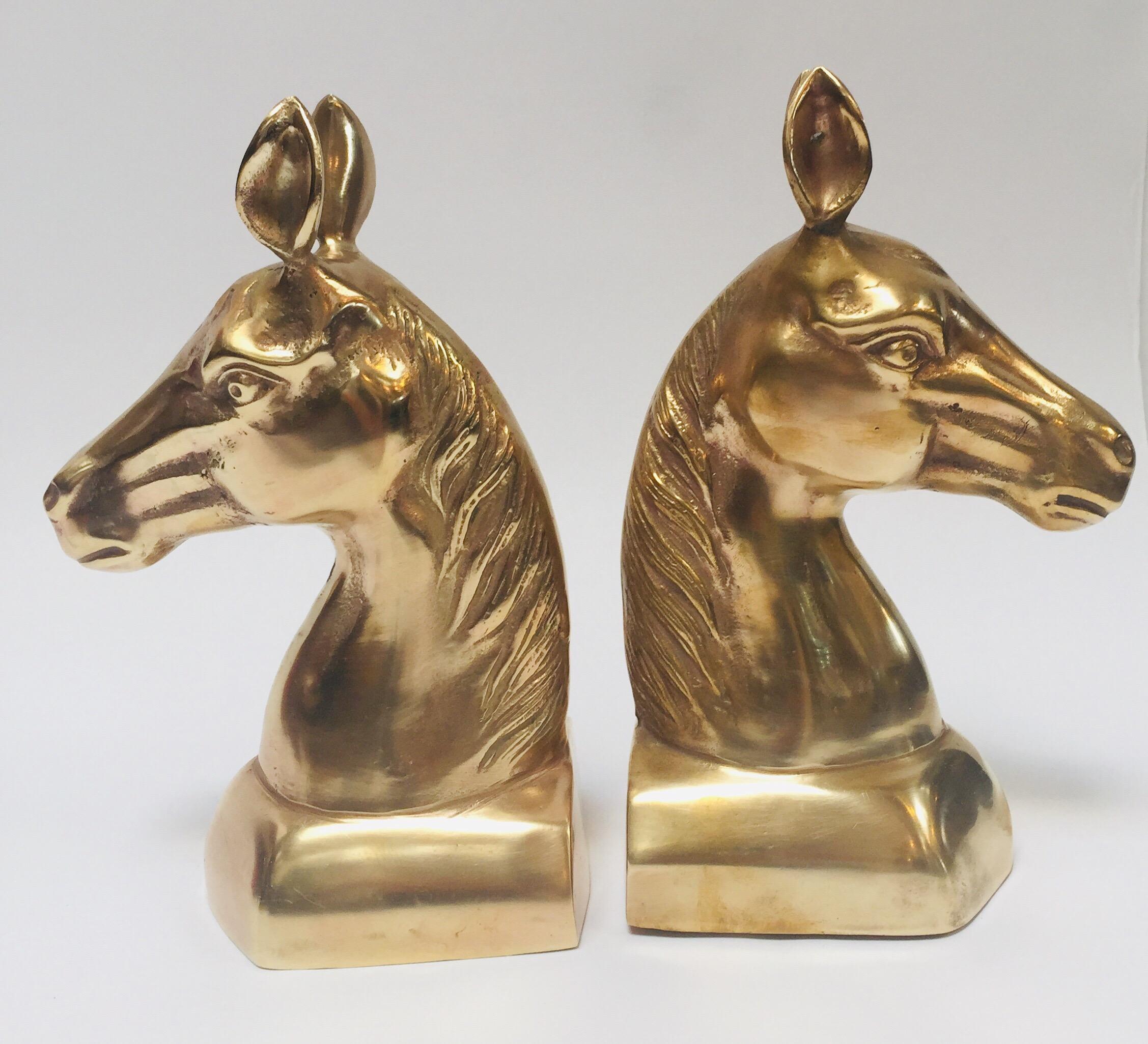 Hollywood Regency Vintage Polished Brass Sculptures of Horses Bust Bookends In Good Condition For Sale In North Hollywood, CA