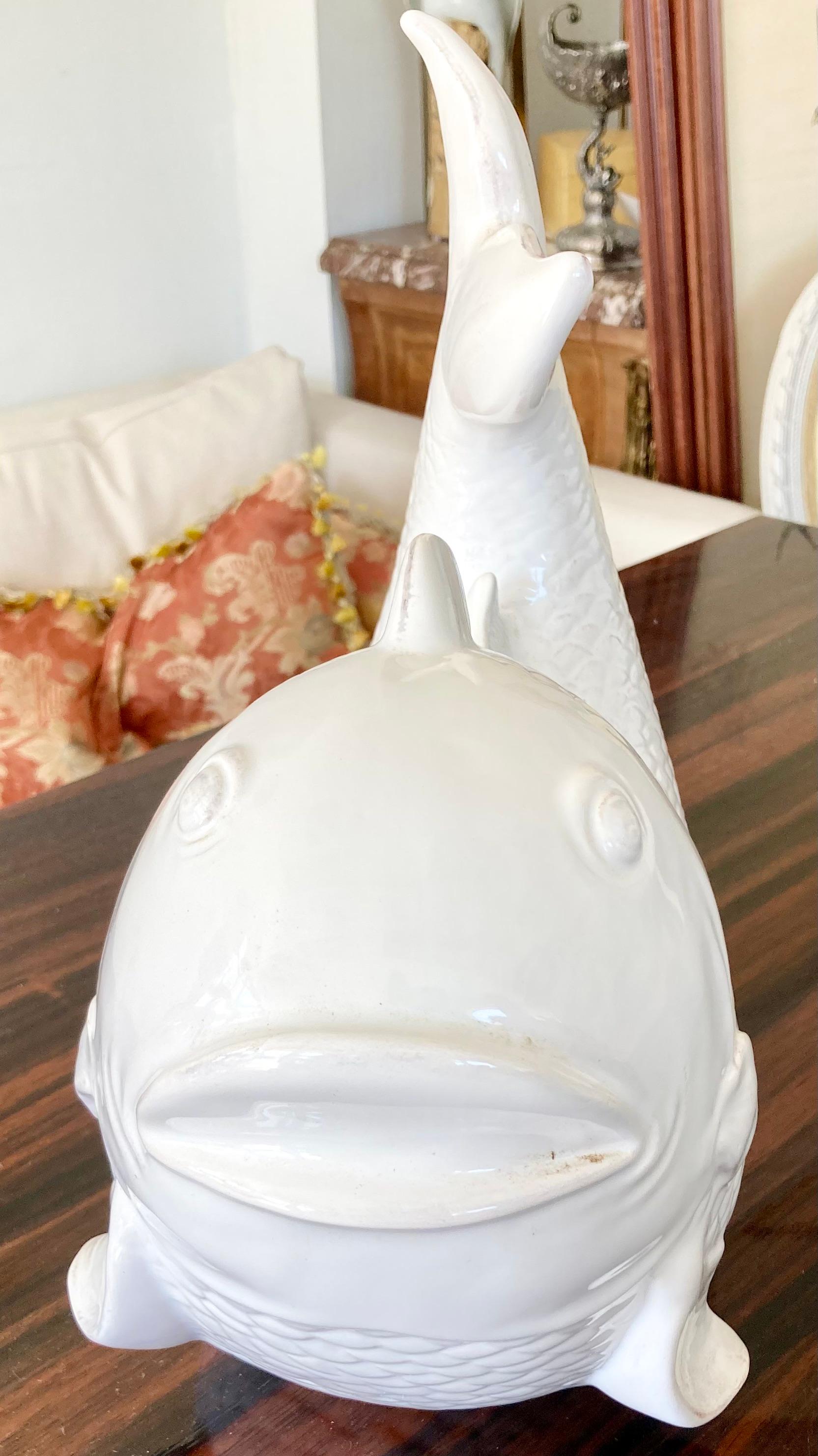Fine XX secolo Pesce in ceramica smaltato bianco vintage Hollywood Regency in vendita