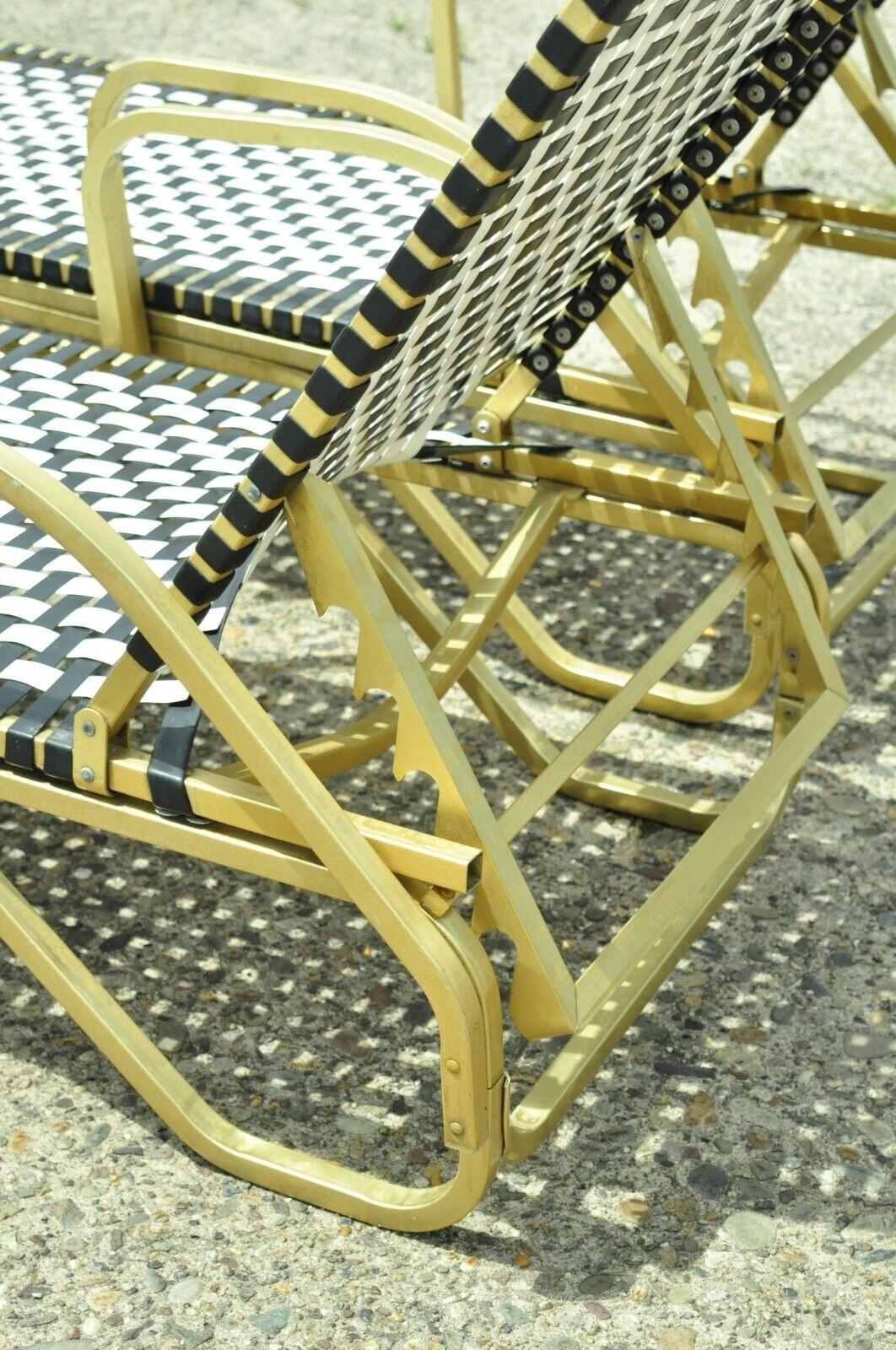Hollywood Regency-Sessel mit Vinyl-Riemen aus Aluminium für den Pool/ Terrassenbereich, ein Paar im Zustand „Gut“ im Angebot in Philadelphia, PA