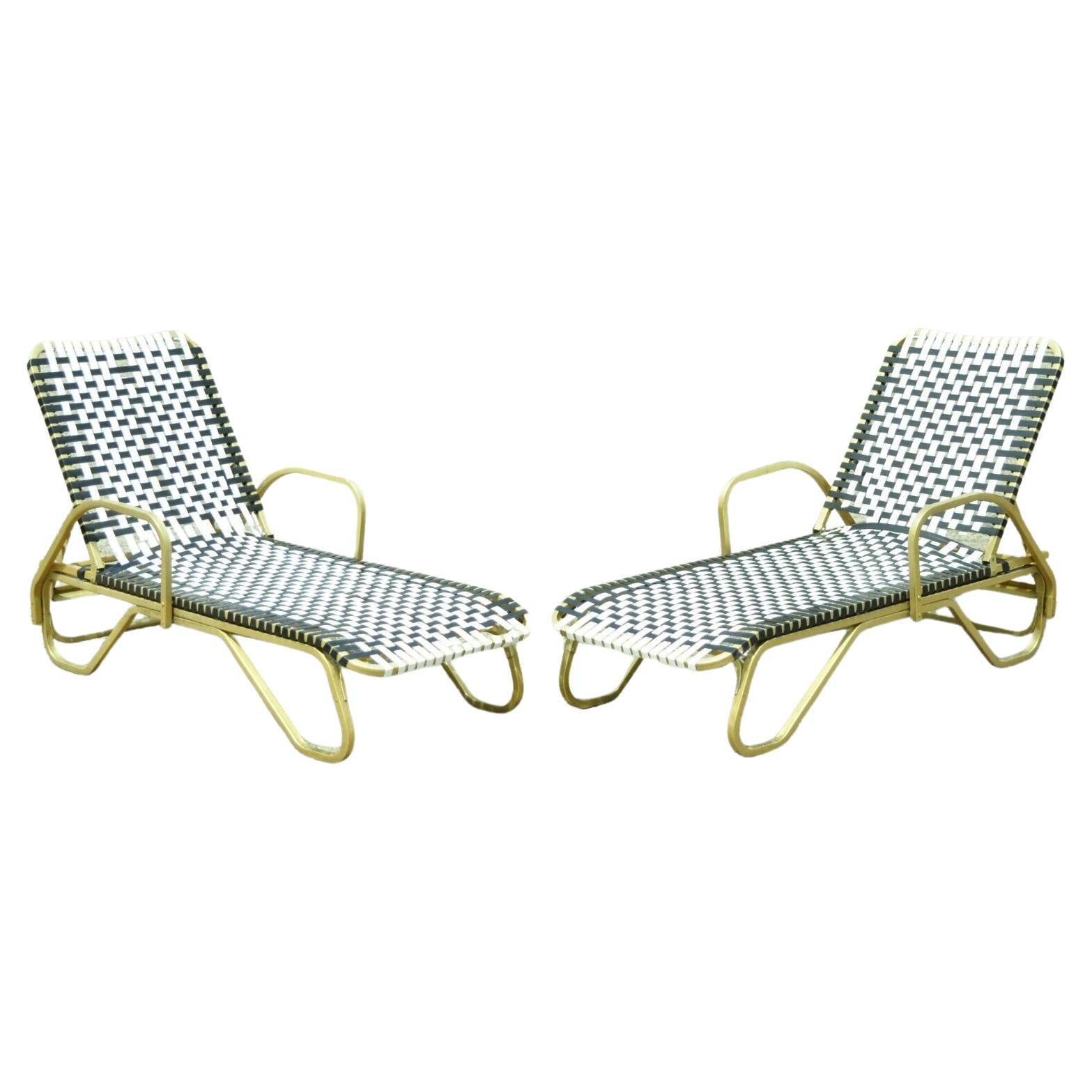 Hollywood Regency Vinyl Strap Aluminum Pool Patio Chaise Lounge Chairs, a Pair For Sale