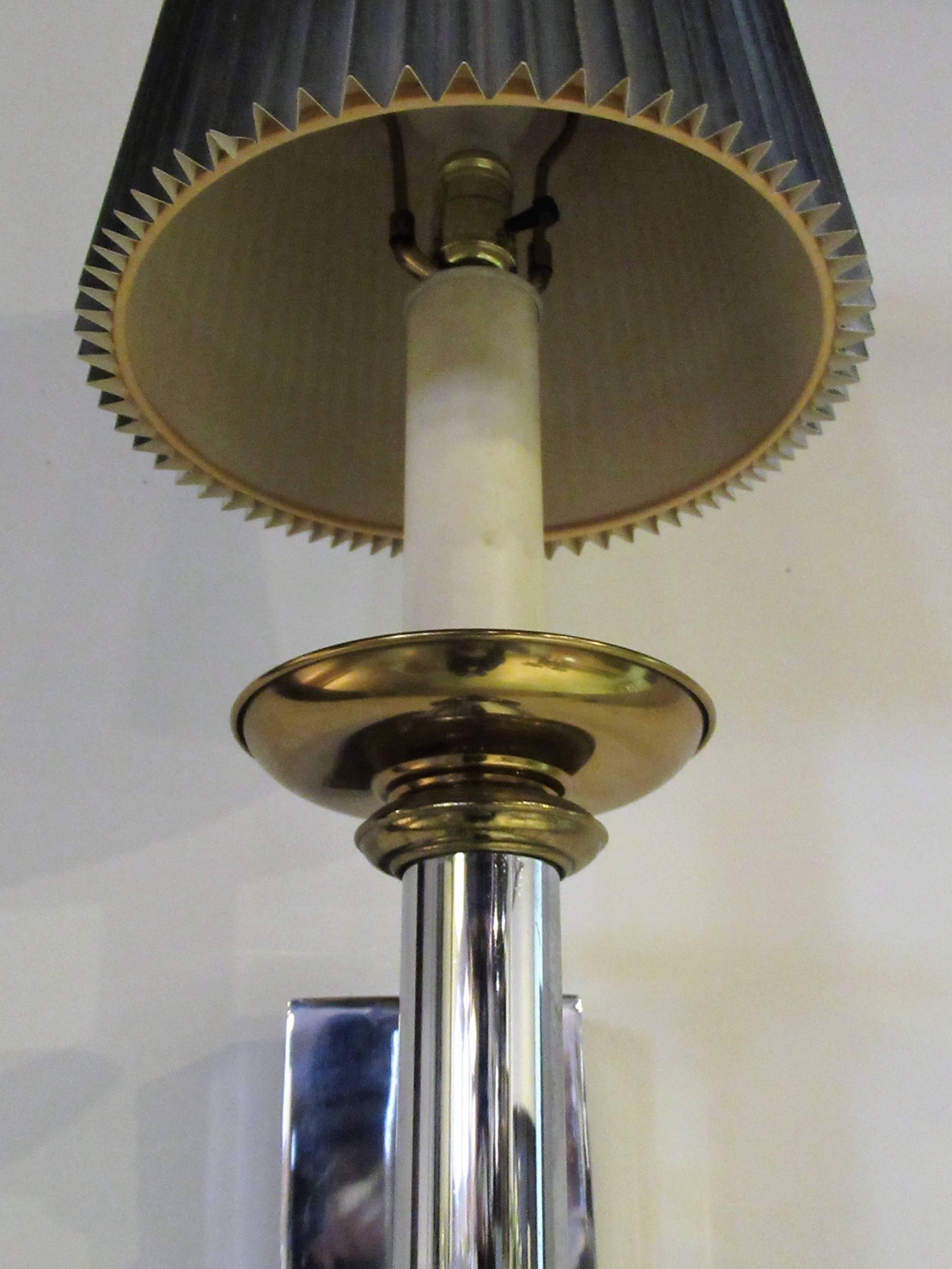 Hollywood Regency Wall Light In Good Condition For Sale In Rochester, NY