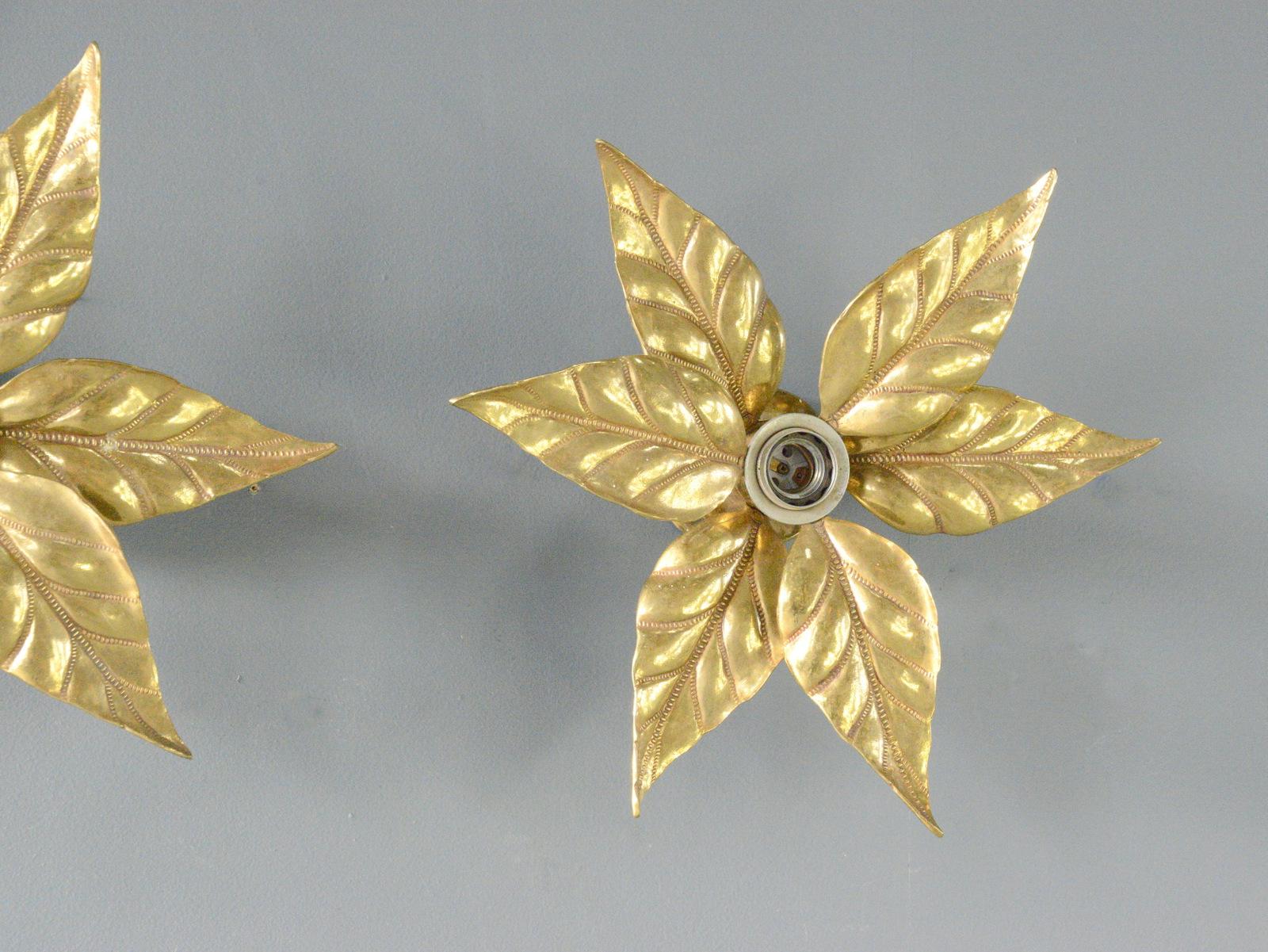 Apliques de pared Hollywood Regency de Massive Circa Años 70 Belga en venta