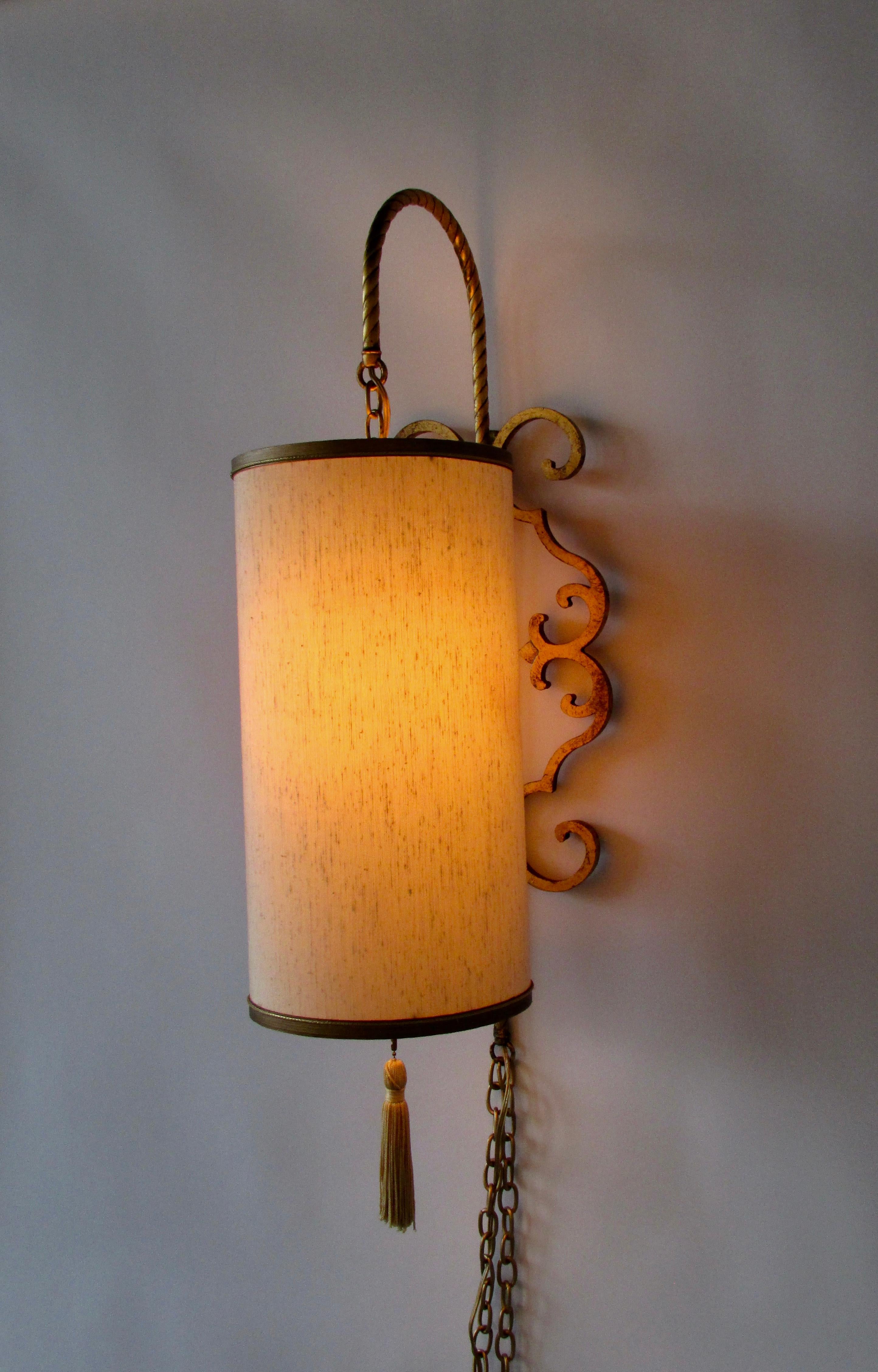 Metal Hollywood Regency Wall Mounted Gold Gilt Boudoir Lamp