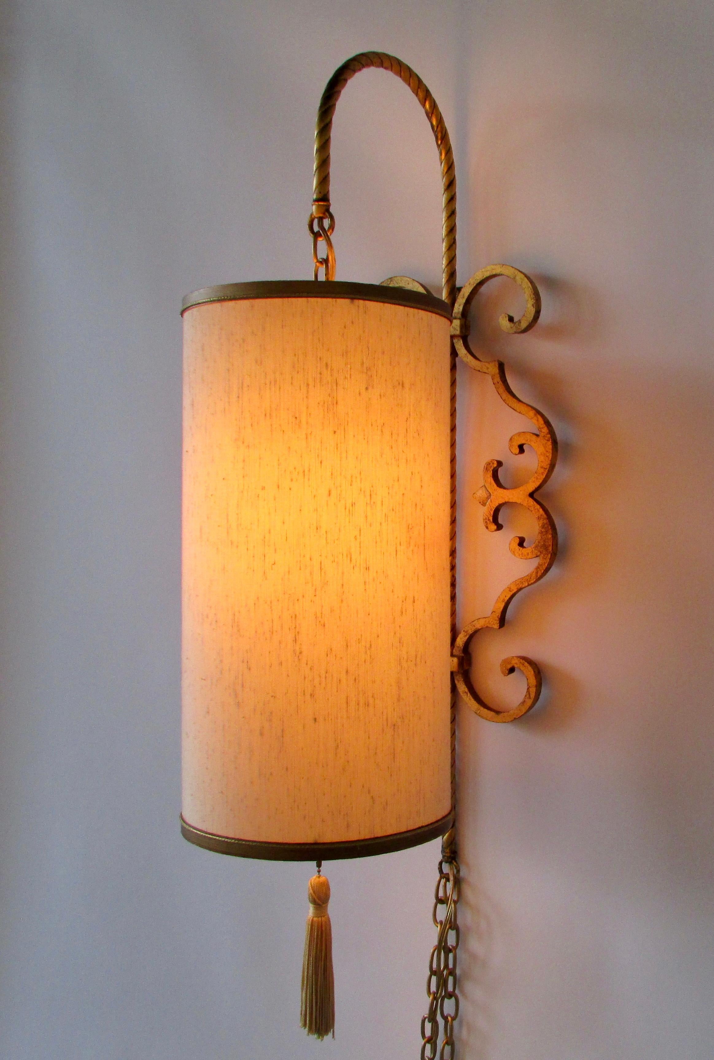 Hollywood Regency Wall Mounted Gold Gilt Boudoir Lamp 1