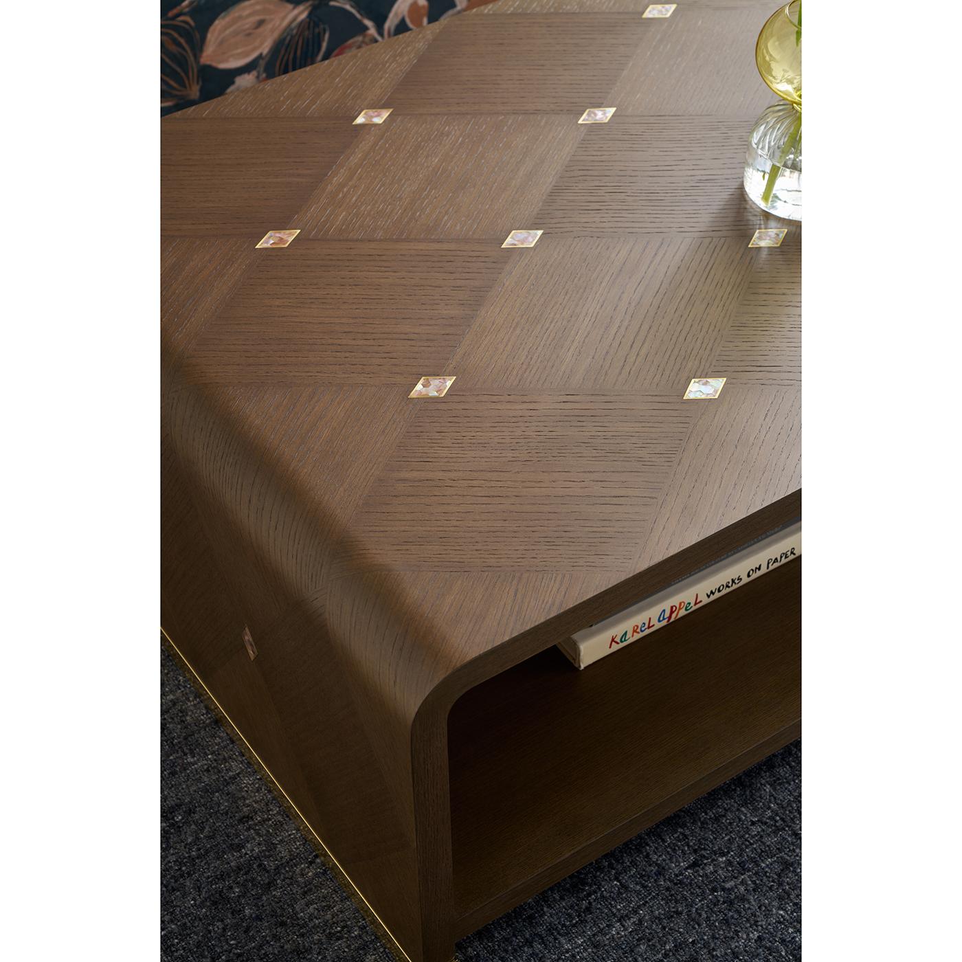 Vietnamien Table basse Hollywood Regency, finition foncée en vente