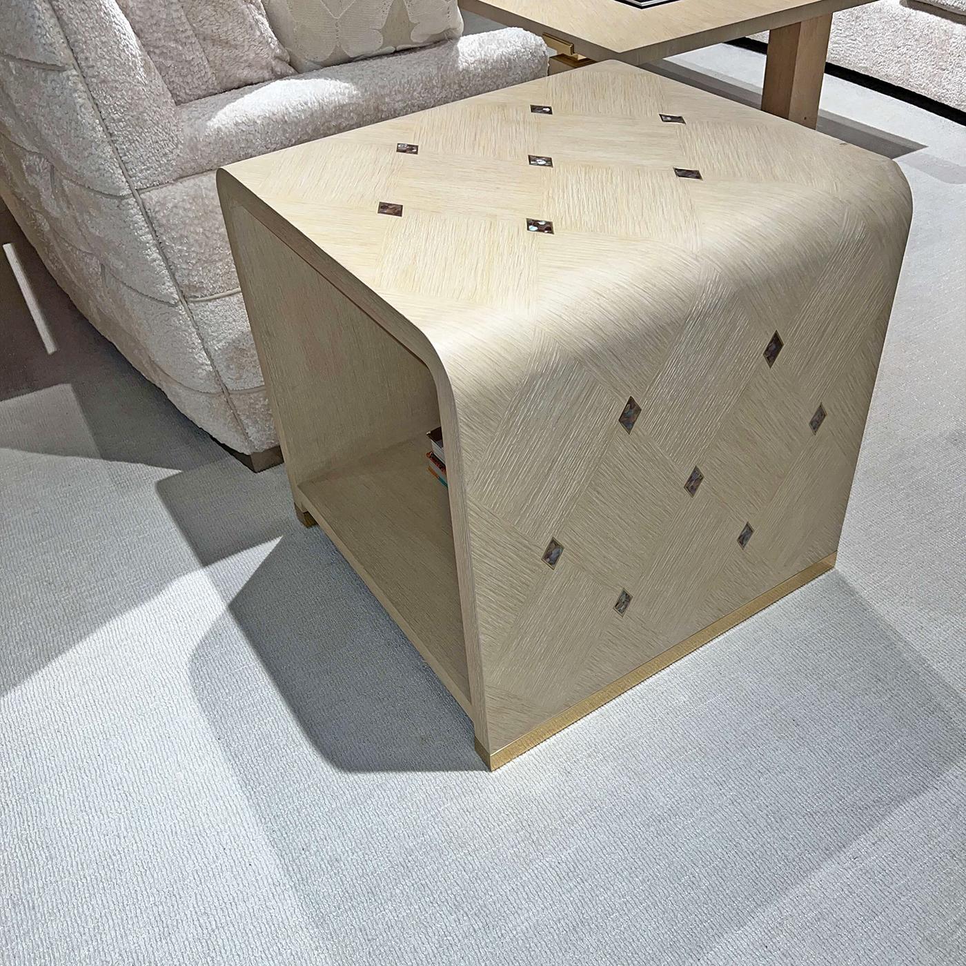 Table d'appoint à cascade Hollywood Regency en vente 1