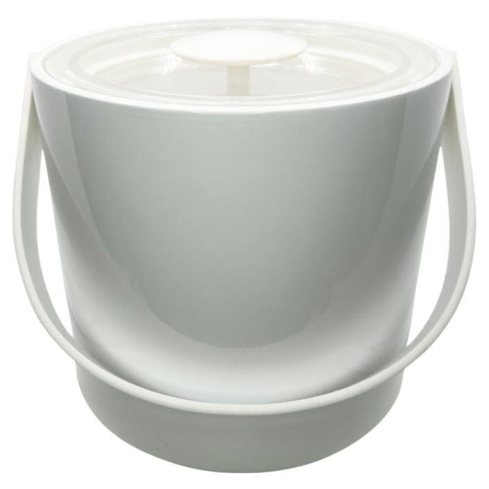 Cubitera acrílica blanca para champán Hollywood Regency de Georges Briard