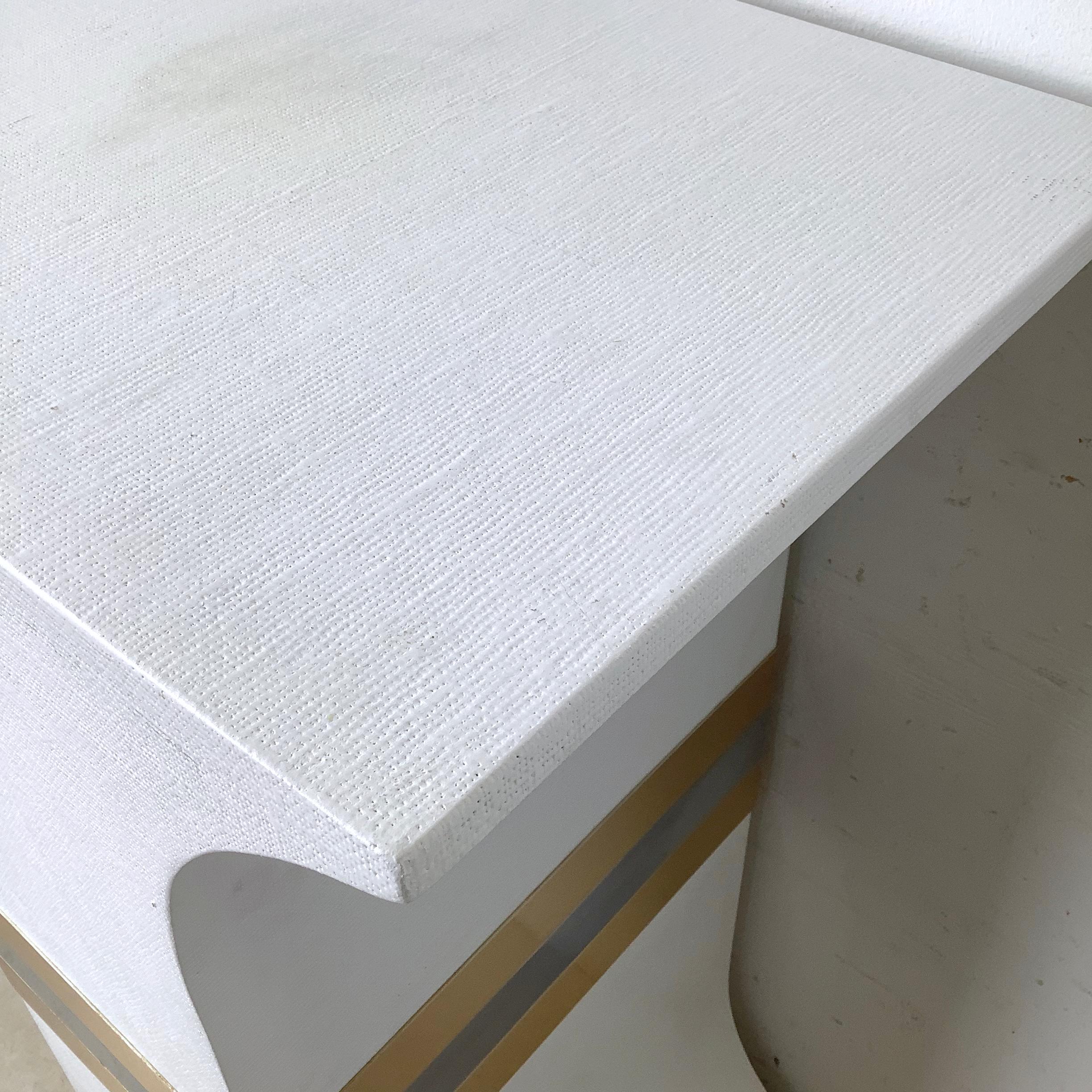 Hollywood Regency White Grasscloth Hourglass Pedestal For Sale 9