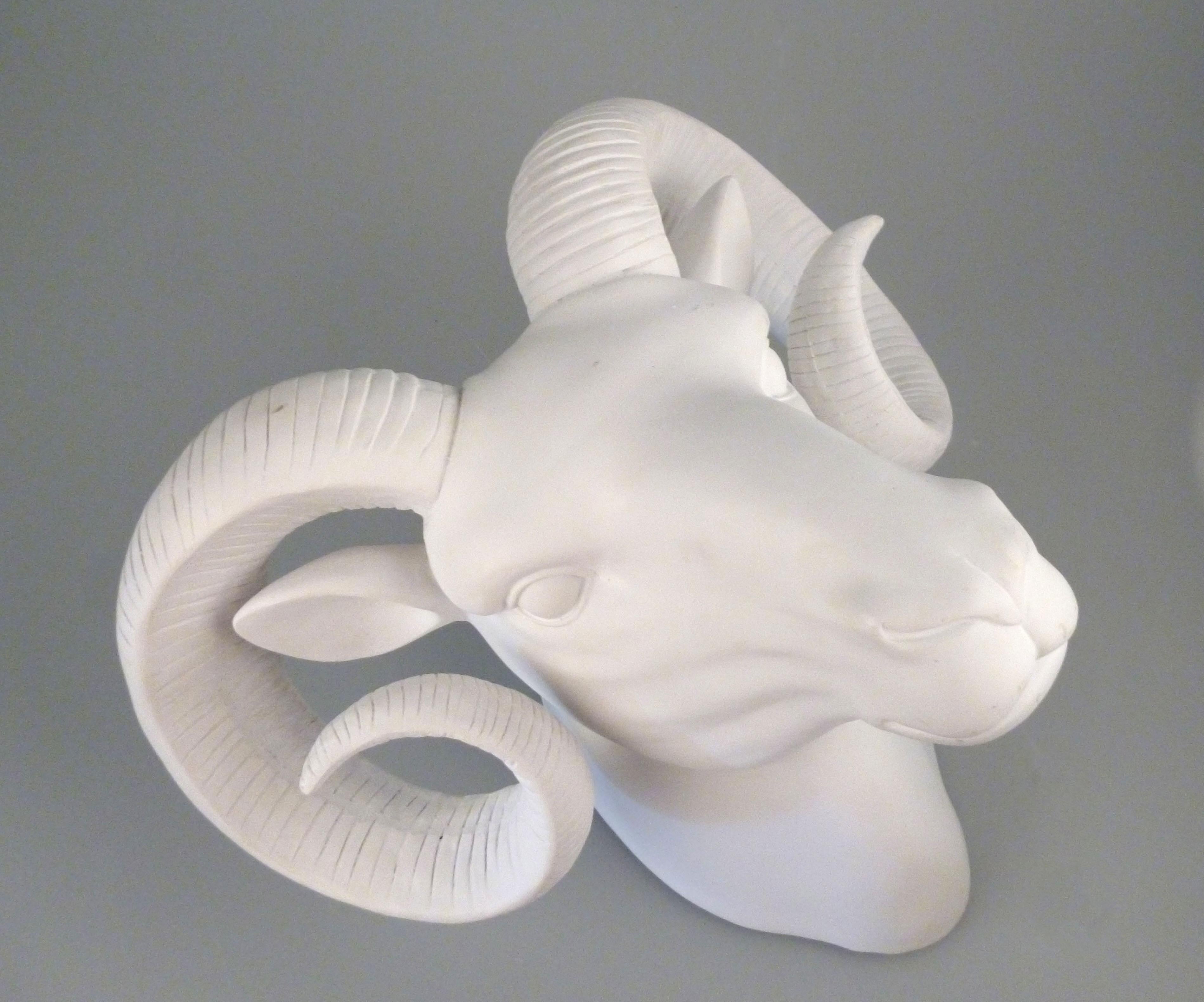 Hollywood Regency White Plaster Ram's Head Sculpture, Wall Art In Good Condition In Miami, FL