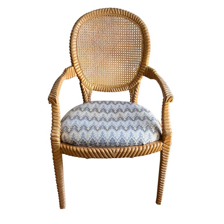 Espagnol Chaise à accoudoir à motif de corde torsadée en Wood Wood et Cane Hollywood Regency - Espagne en vente