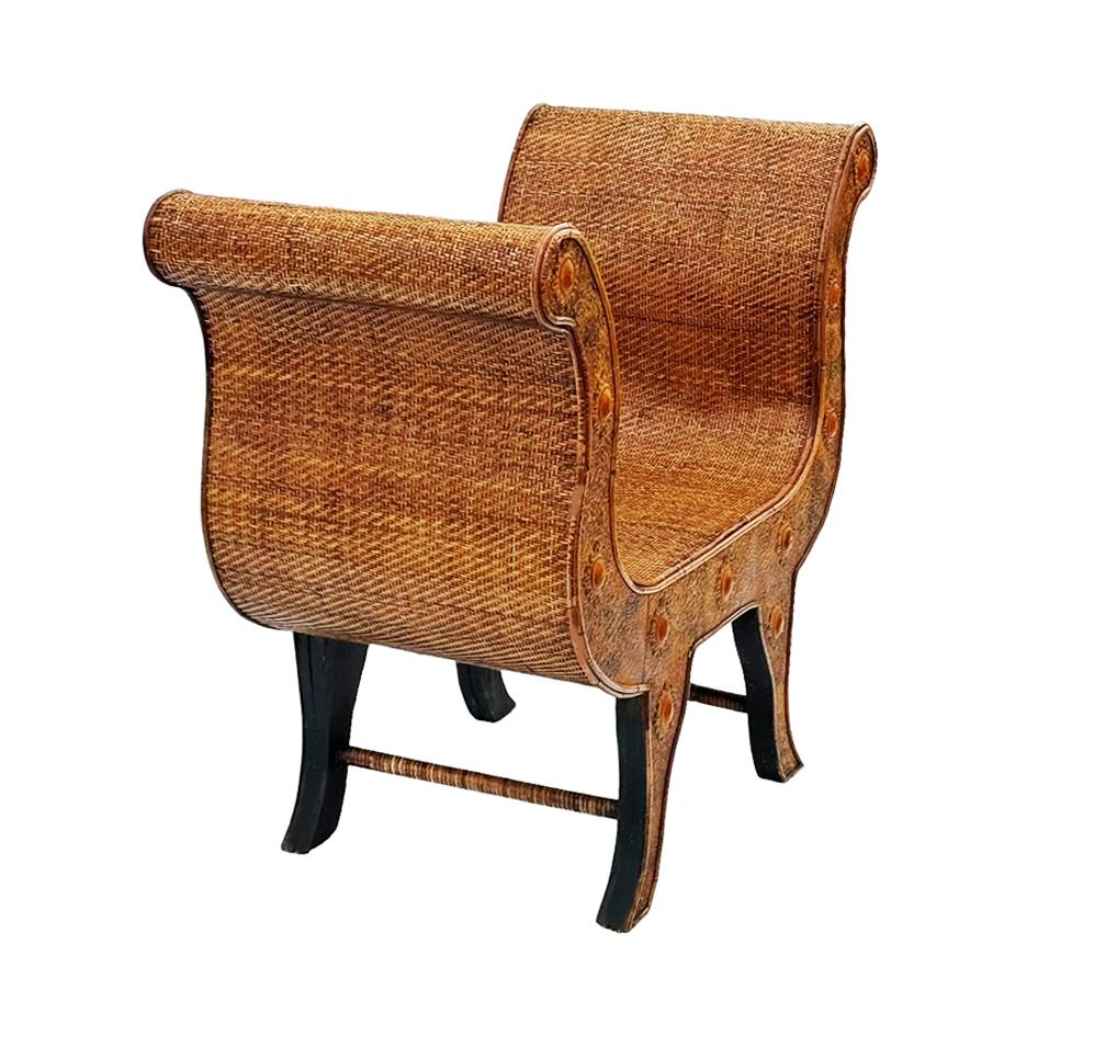 Canne Banc, tabouret ou chaise sculpturale en bois et rotin de style régence hollywoodienne en vente