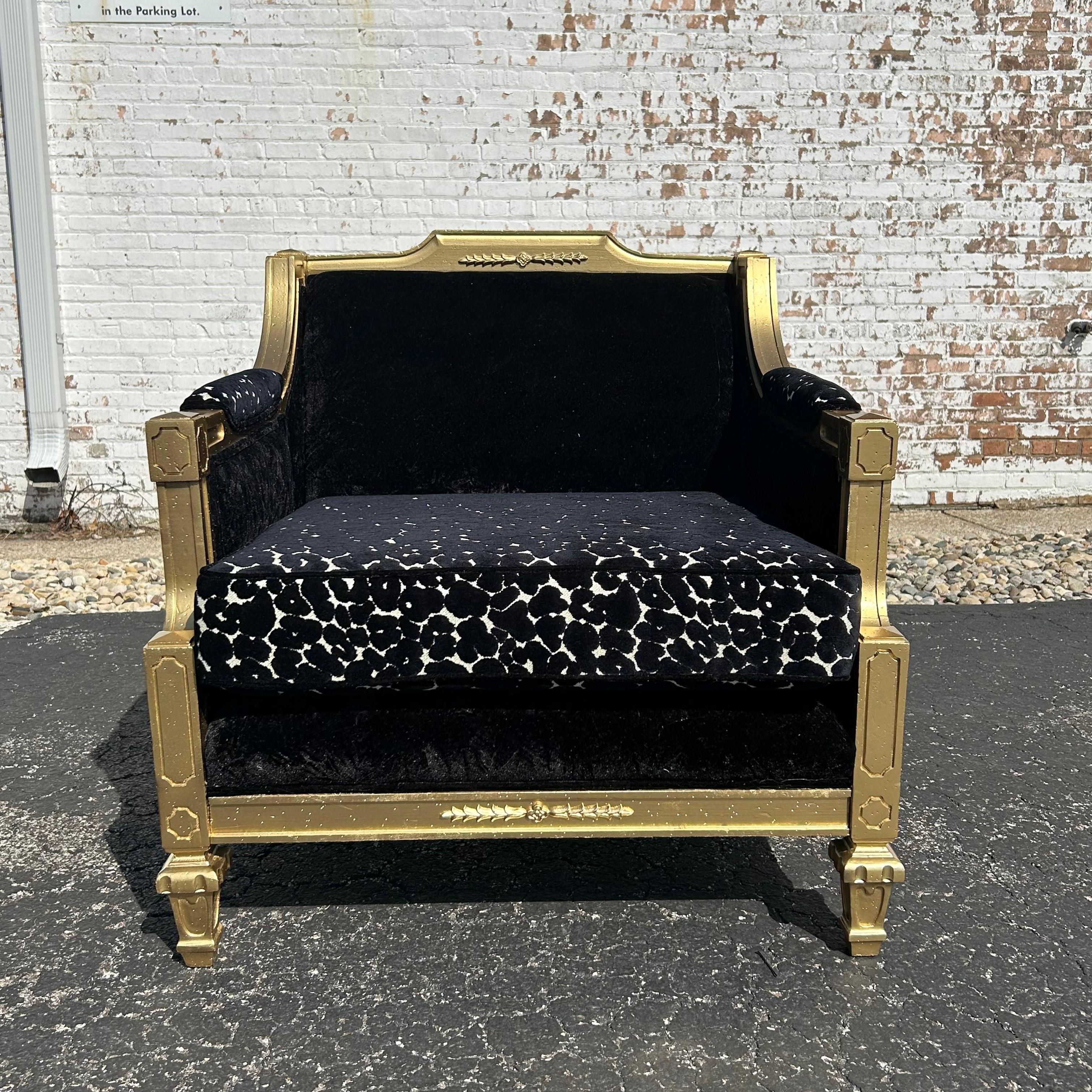 Upholstery Hollywood Regency Wood-Framed Armchair in Black Velvet and Gold For Sale