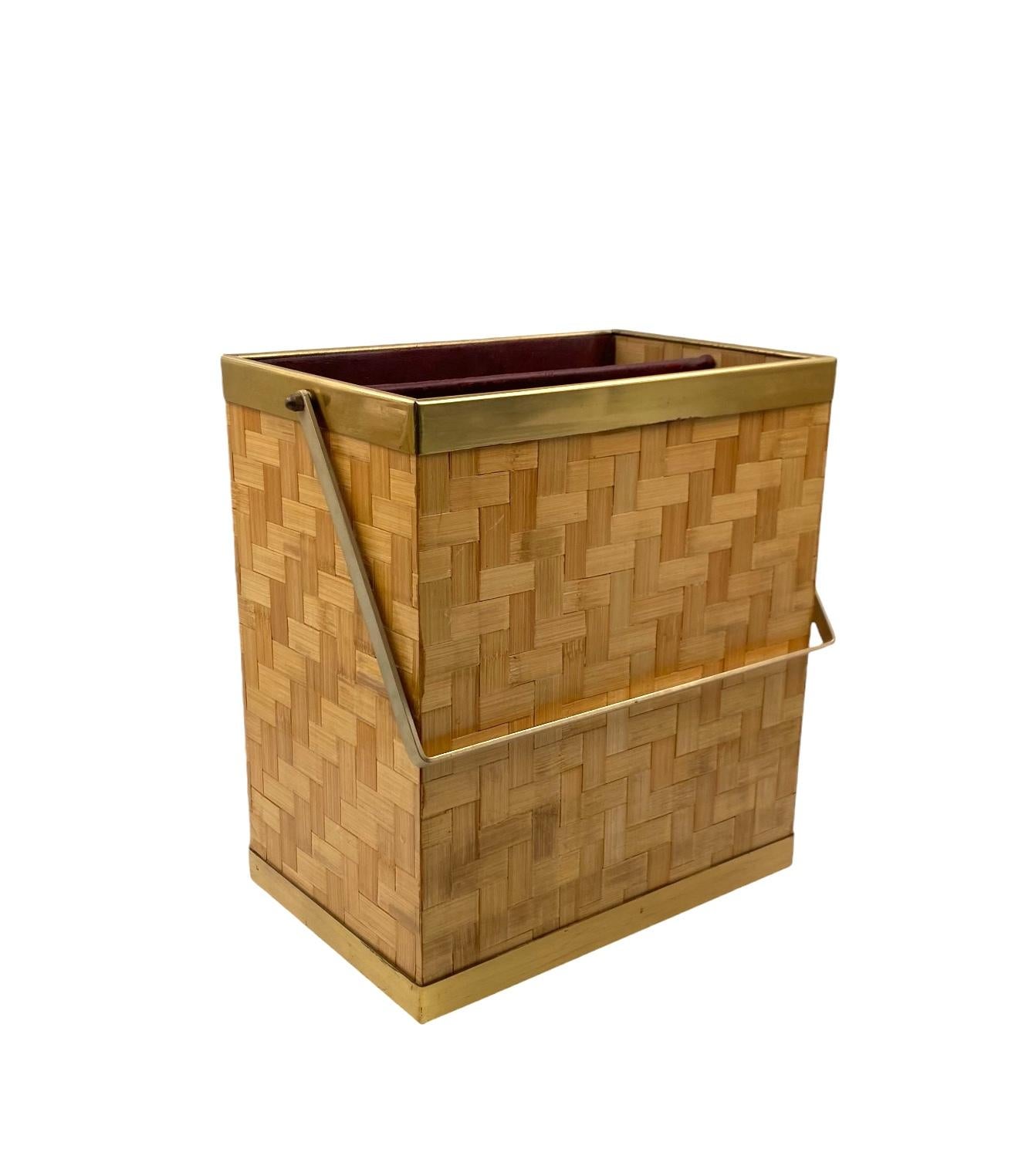 Hollywood Regency Hollywood regency woven bamboo magazine rack, Metal Linea Nova Italy 1970 in vendita