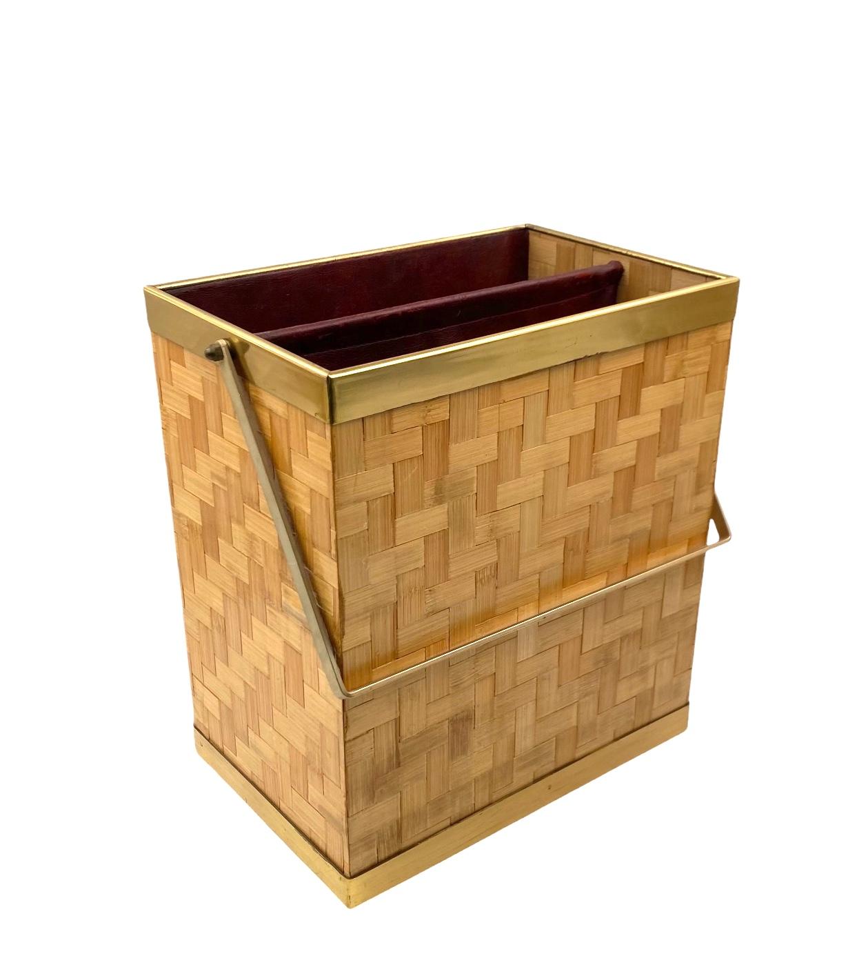 Italian Hollywood regency woven bamboo magazine rack, Metal Linea Nova Italy 1970 in vendita