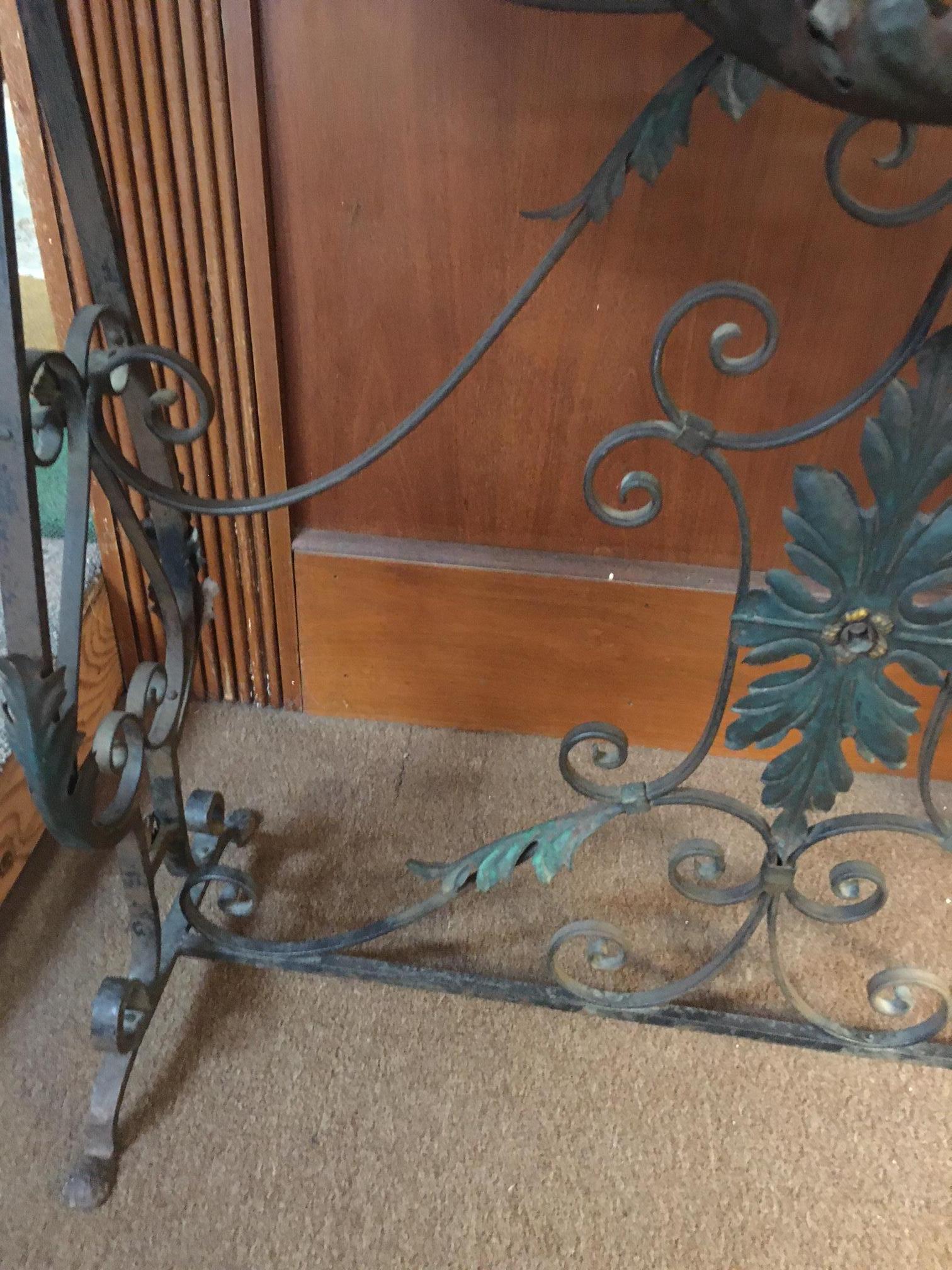 Consola de hierro forjado y mármol portoro Hollywood Regency en venta 1