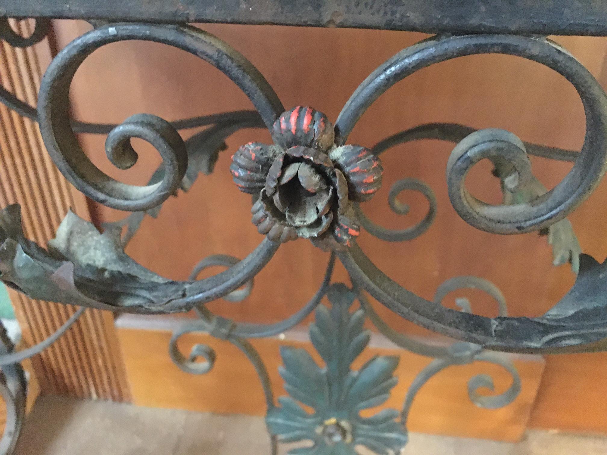 Consola de hierro forjado y mármol portoro Hollywood Regency en venta 2
