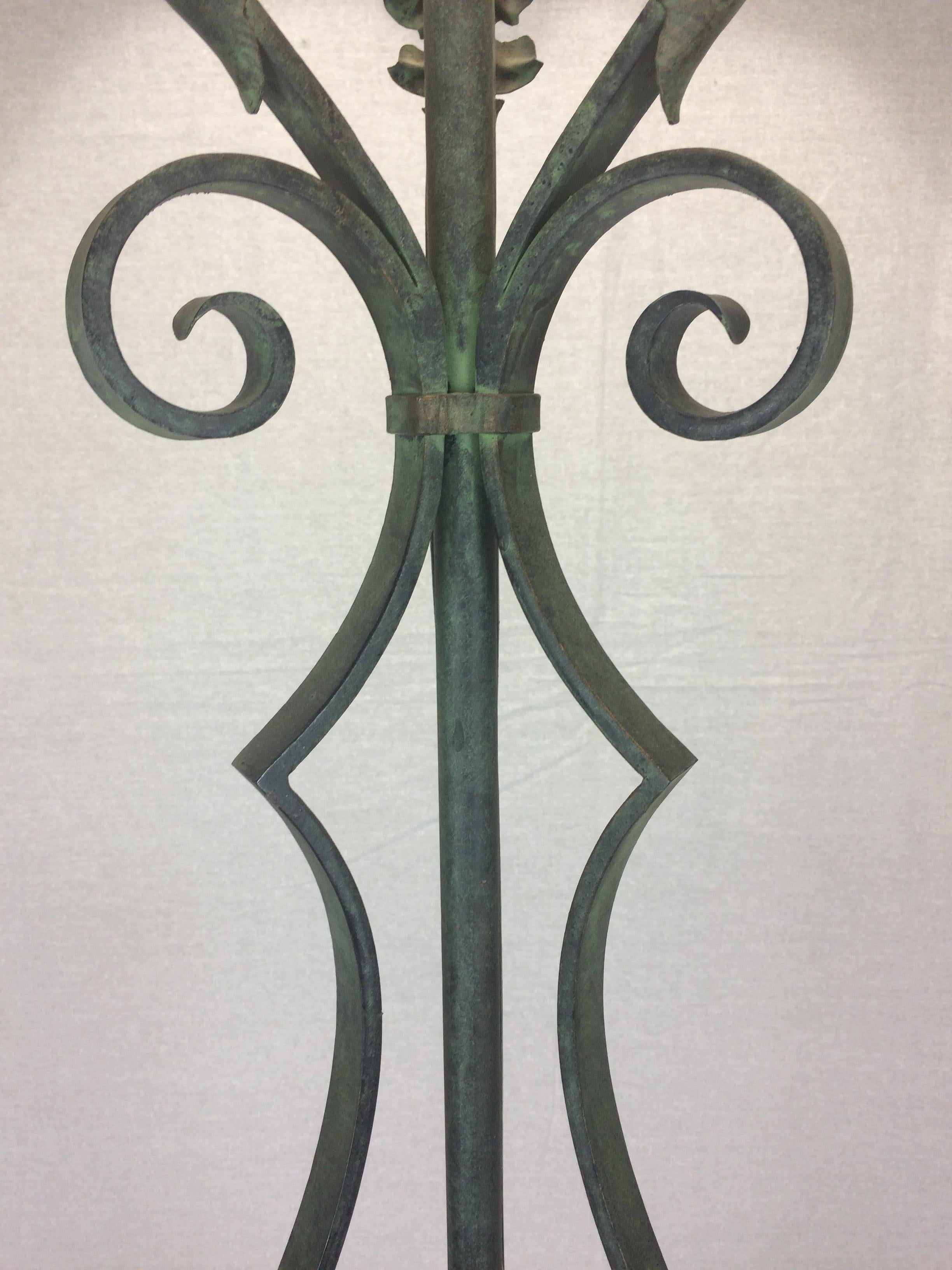 Mid-20th Century French Art Deco Wrought Iron Floor Lamp Attributed to Gilbert Poillerat, 1940s